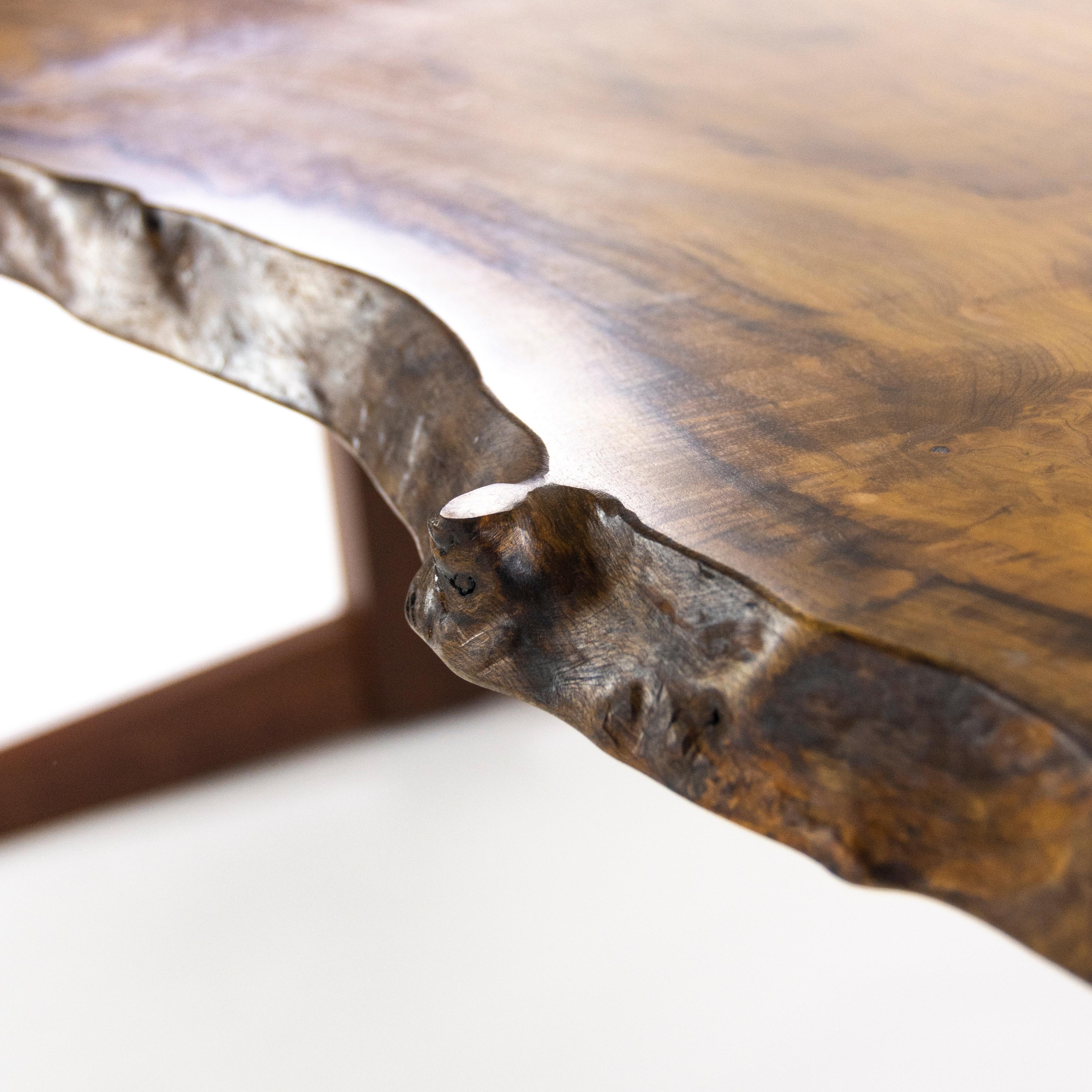 Tavolo da pranzo a cavalletto Mira Nakashima 96 x 46 pollici in radica di mirto con base in noce in vendita 9