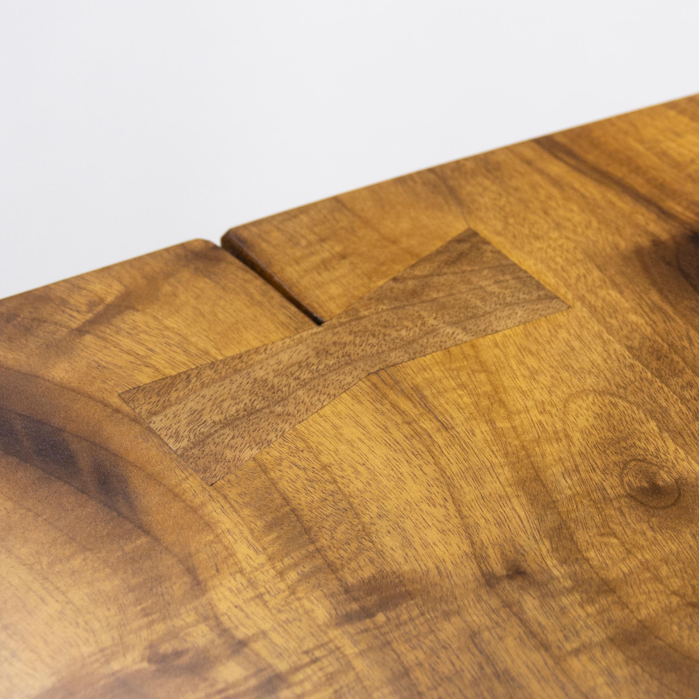 Tavolo da pranzo a cavalletto Mira Nakashima 96 x 46 pollici in radica di mirto con base in noce in vendita 12