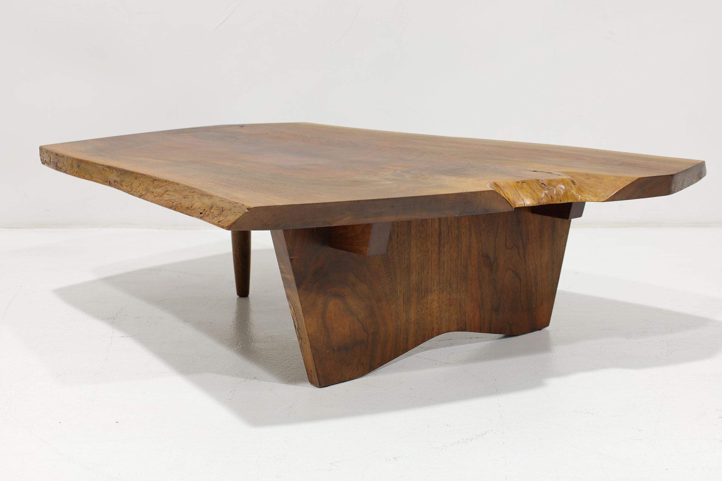 Mid-Century Modern Mira Nakashima Conoid Slab Cocktail Table in Black Walnut and Rosewood, Signed For Sale