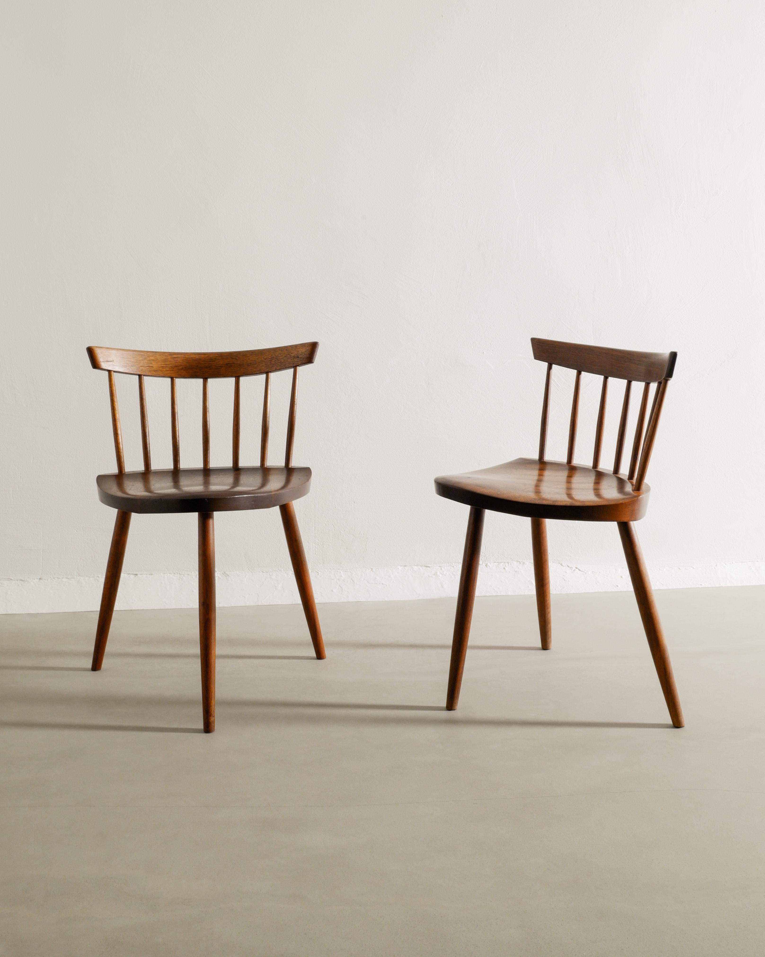 Mira Nakashima Mid Century Wooden Dining Chairs in Walnut Produced in USA, 1960s In Good Condition For Sale In Stockholm, SE