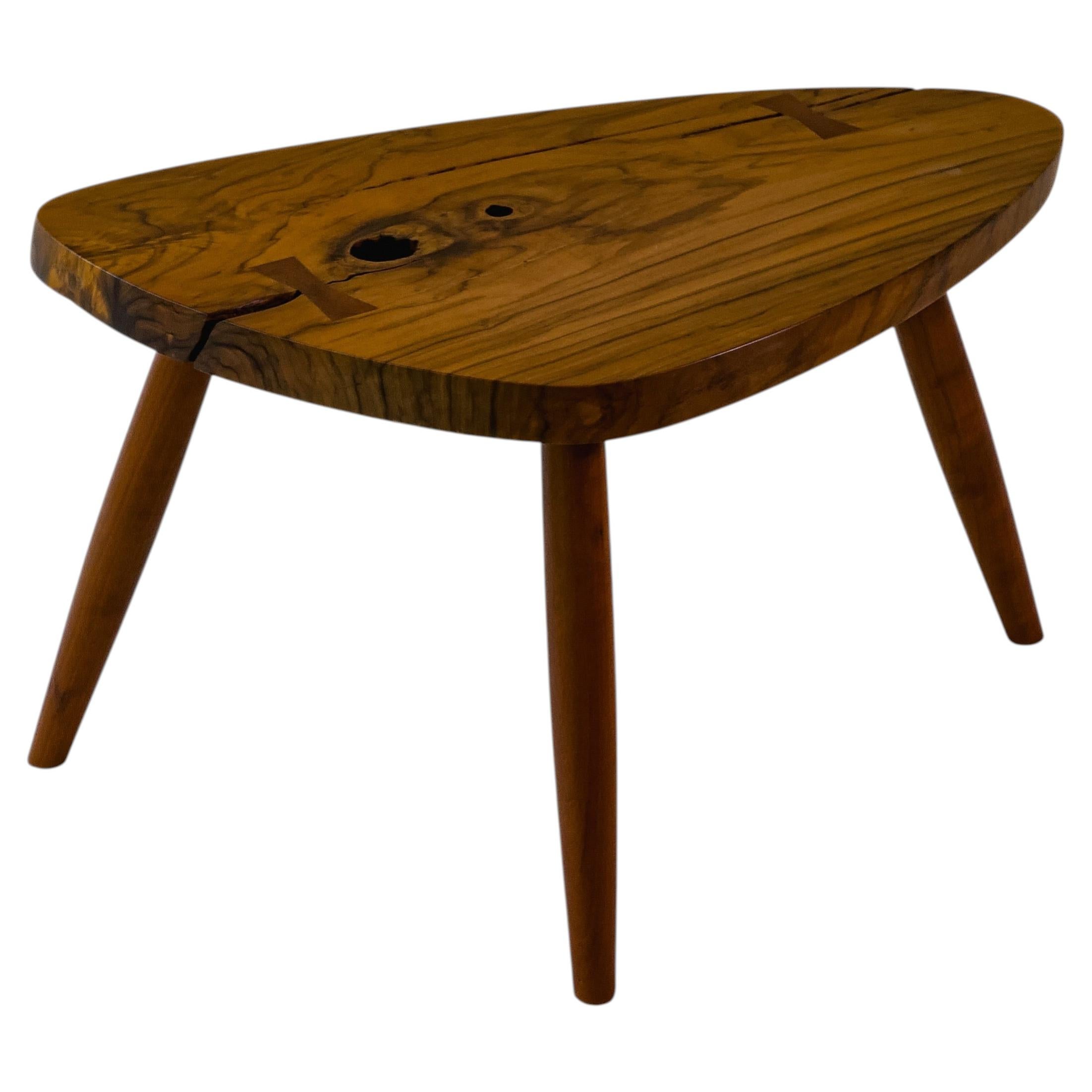 Table d'appoint Mira Nakashima, bois d'olivier et cerisier, Organic Modern, 2011 en vente