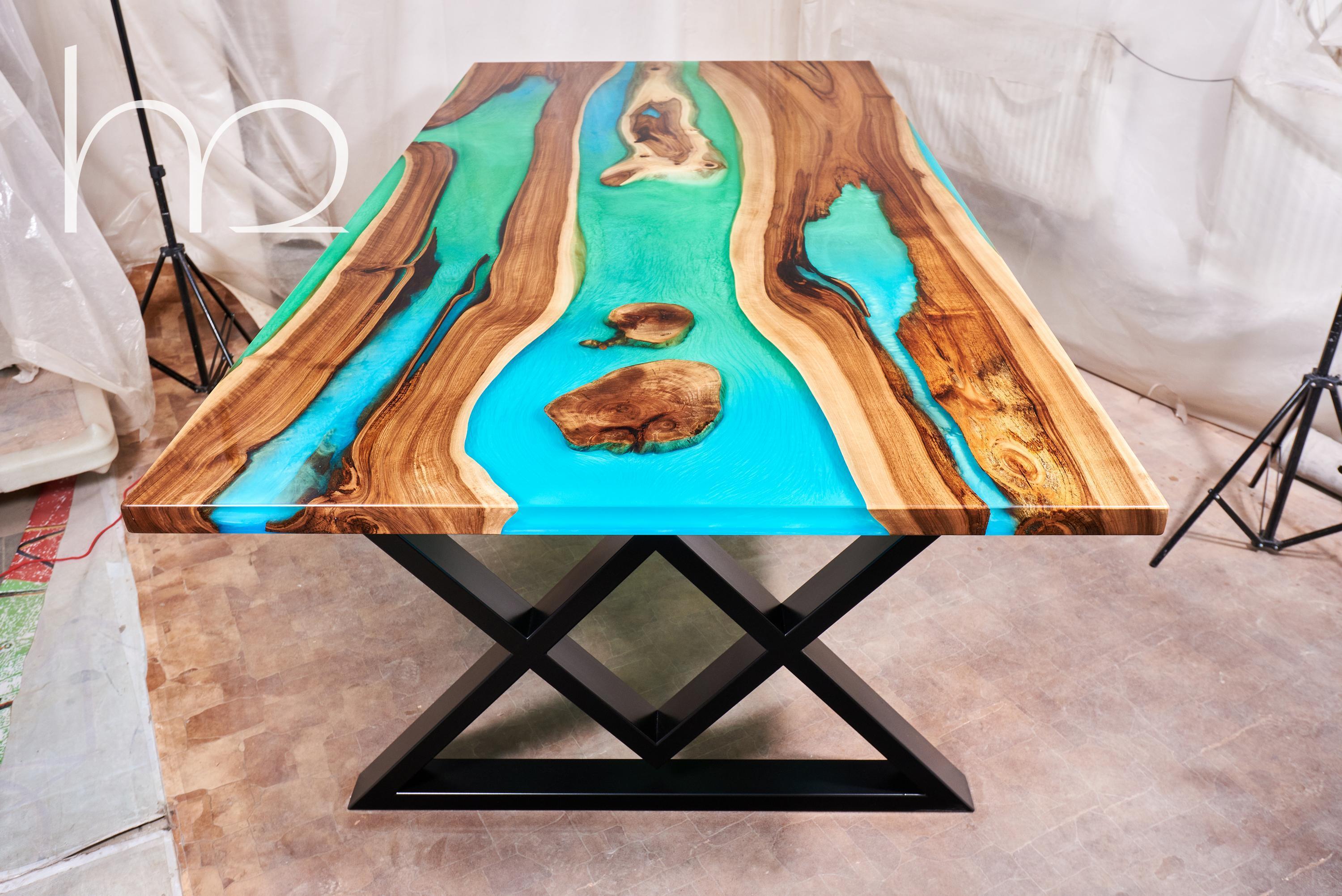 The table used 3 slabs of old walnut. Many parts were rotten before cleaning. We tried to leave everything possible. This table also has a story.

Sometimes we go through difficult circumstances. But isn't it a miracle that as time passes, we find