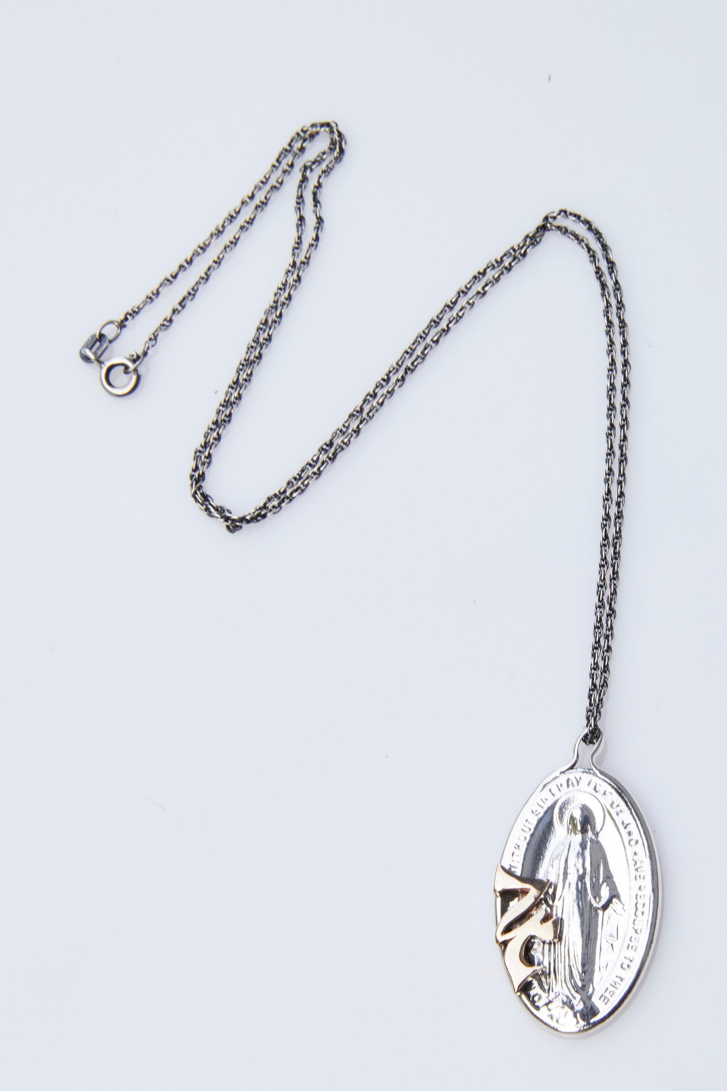 Die Jungfrau Maria Medaille Oval Jupiter Halskette Gold Silber J Dauphin (Zeitgenössisch) im Angebot