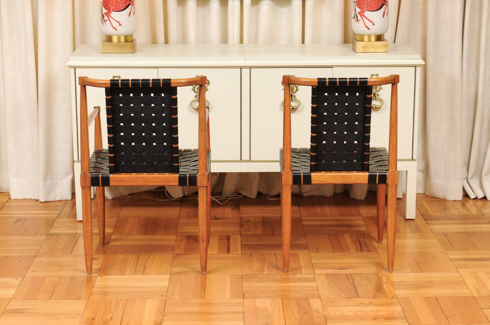 Ensemble miraculeux de 12 chaises à sangles en cuir danois vintage en noyer par Tomlinson en vente 3