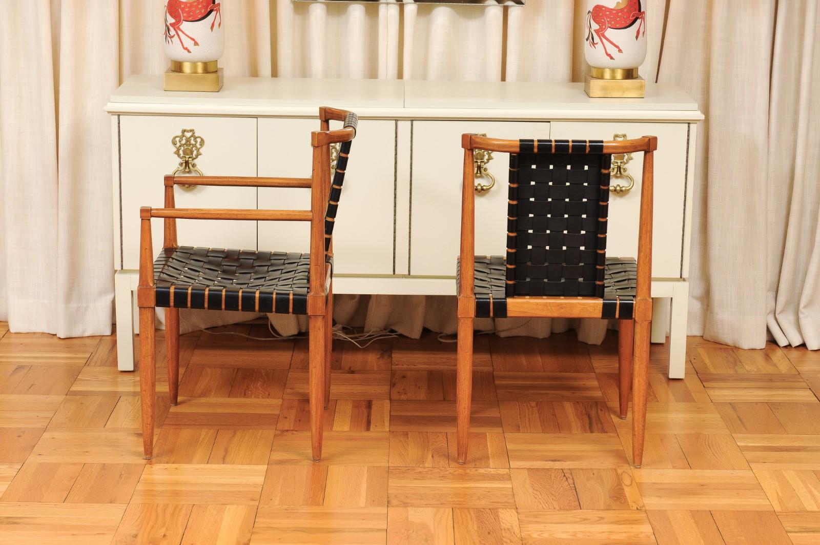 Ensemble miraculeux de 12 chaises à sangles en cuir danois vintage en noyer par Tomlinson en vente 4