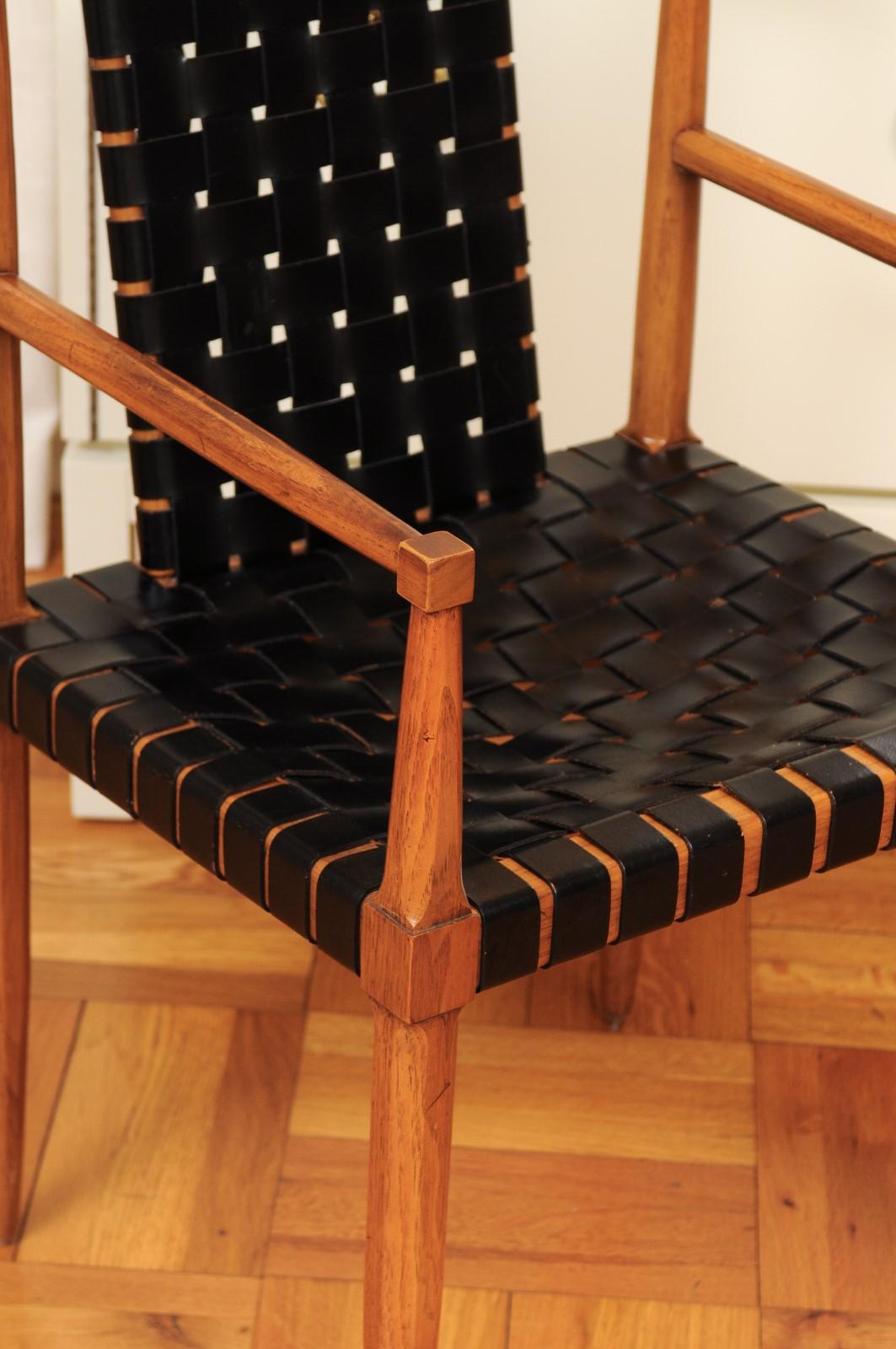 Ensemble miraculeux de 12 chaises à sangles en cuir danois vintage en noyer par Tomlinson en vente 8