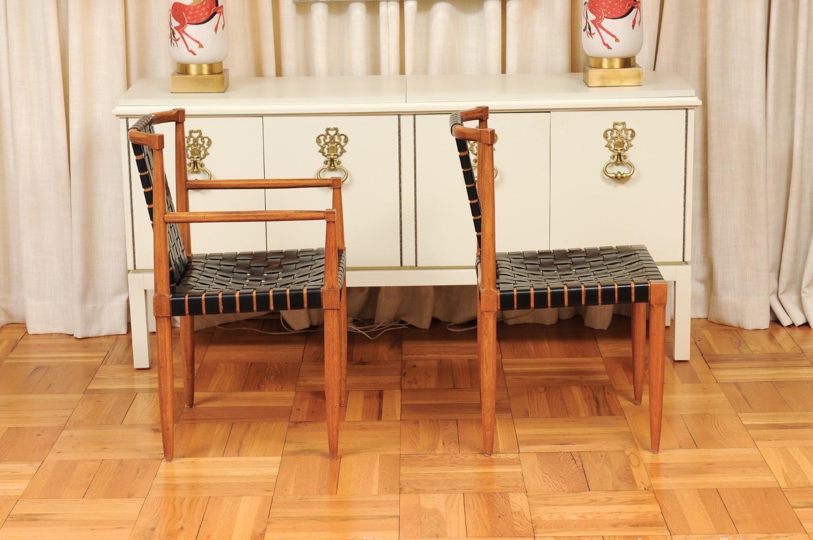 Ensemble miraculeux de 12 chaises à sangles en cuir danois vintage en noyer par Tomlinson en vente 1