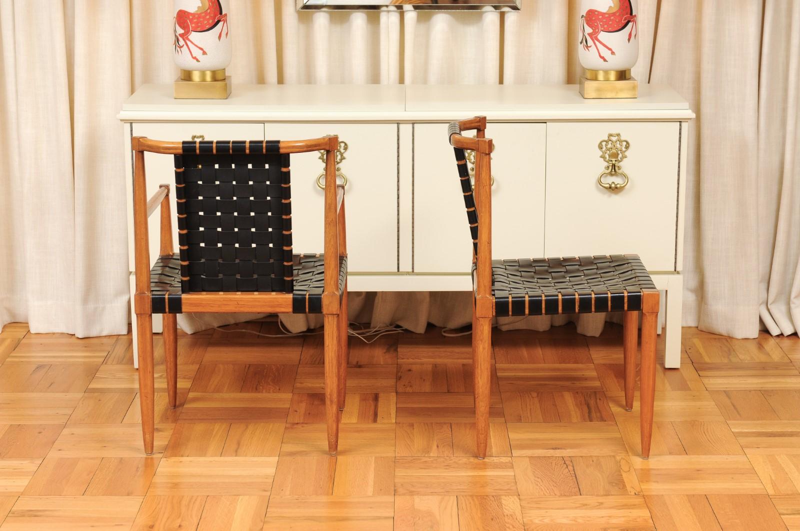 Ensemble miraculeux de 12 chaises à sangles en cuir danois vintage en noyer par Tomlinson en vente 2