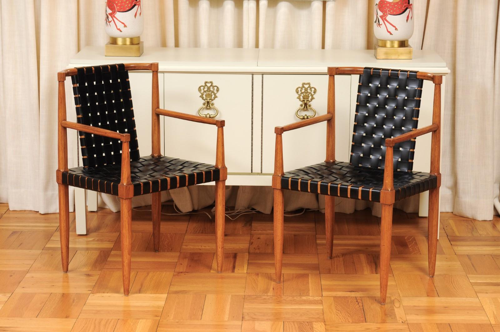 Ensemble miraculeux de 14 chaises ARM à sangles en cuir danois en noyer d'époque, par Tomlinson en vente 9