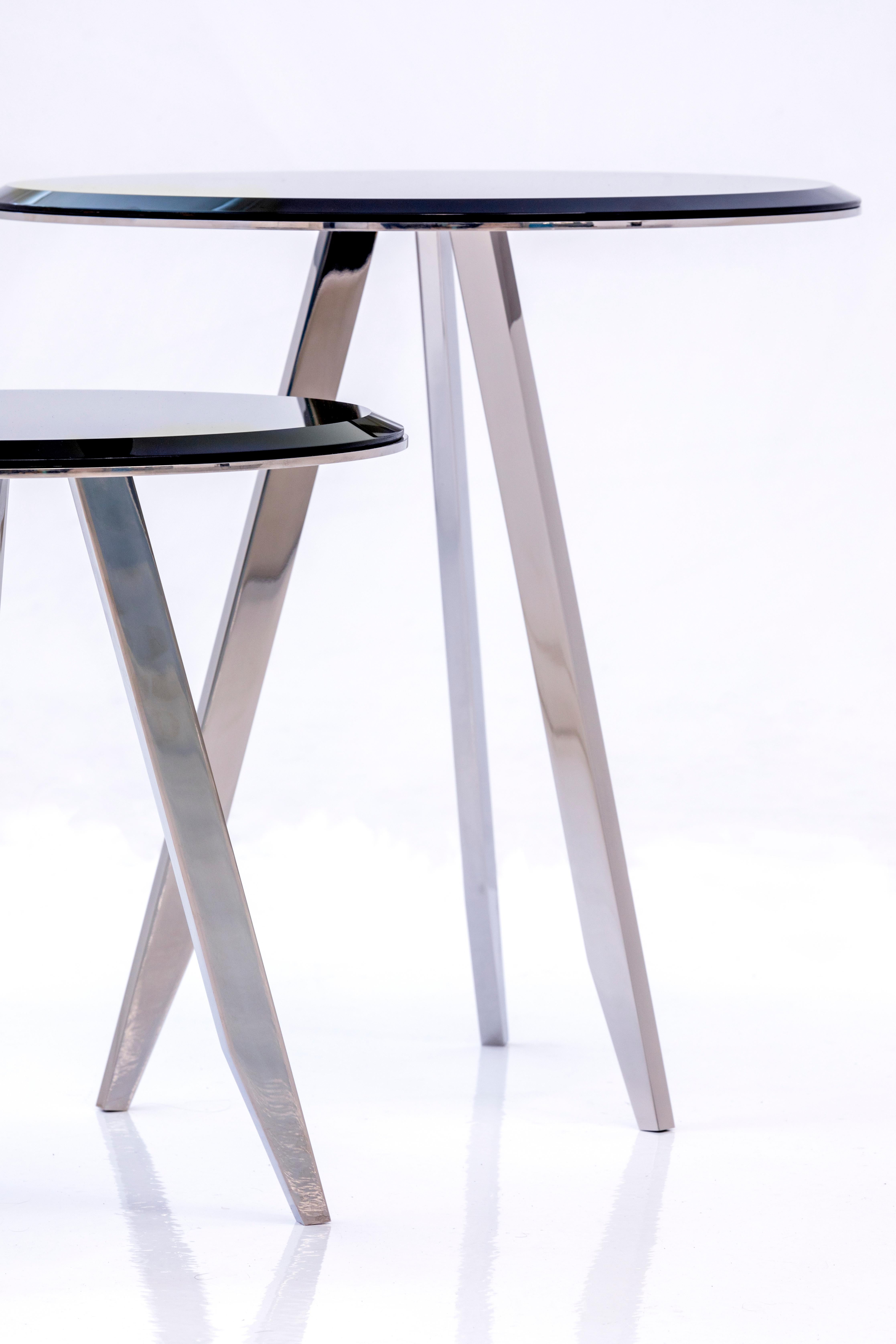 Mirage 50 Silver Chrome Frame And Fumé Mirror Side Table by Casa Casati 
Dimensions: Ø 50 x H 54 cm. 
Materials: Brass and fumé mirror.

Available in different materials and size options. Please contact us.

A set of small circular side tables,