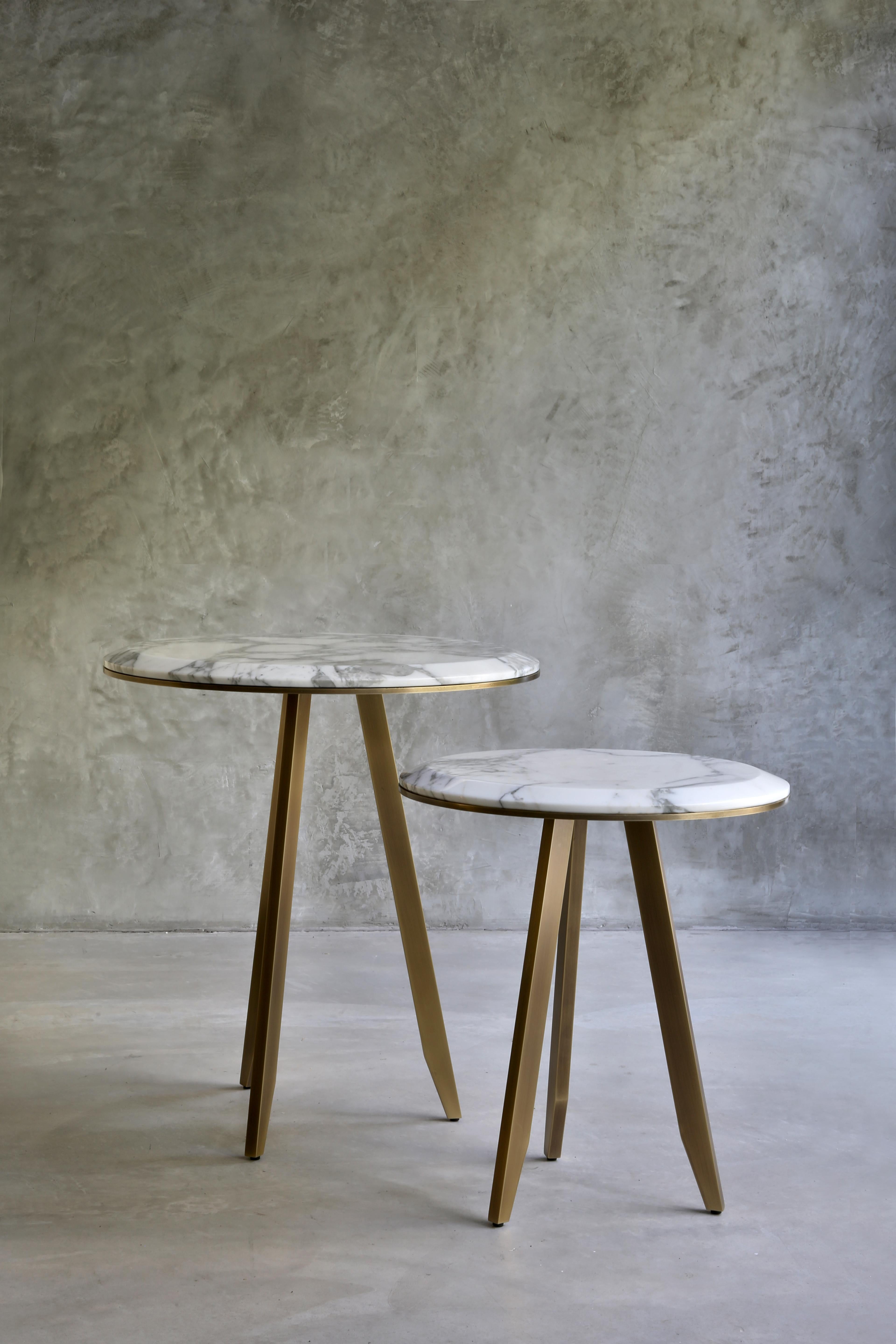 Italian Mirage, a couple of Side Tables in Marble or Onyx For Sale