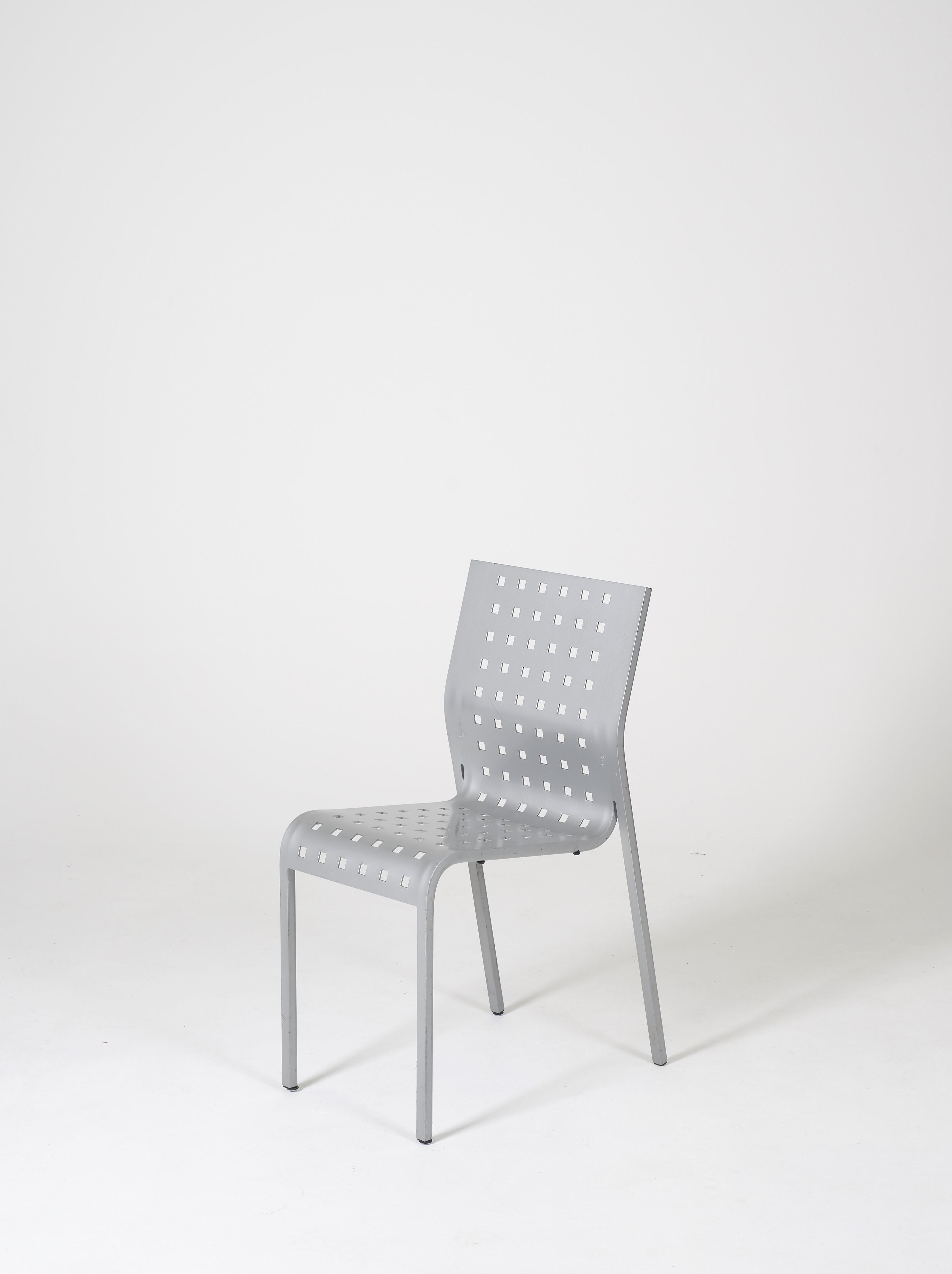 Mirandolina chair no. 2068 by Pietro Arosio for Zanotta, Italy 1990s. The seat is made of a single piece of curved aluminum. Very comfortable.