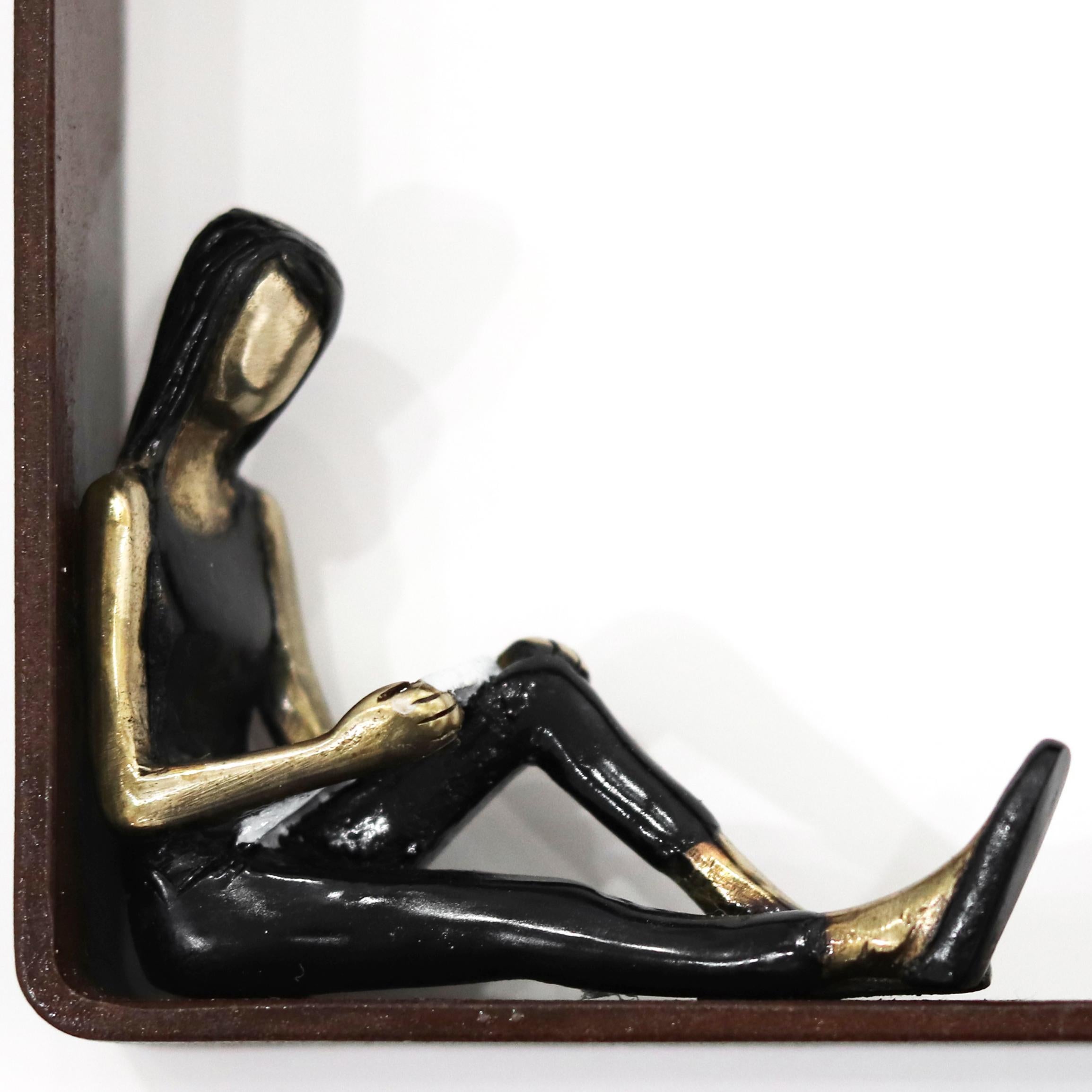 Cautivada (14/18) - Inspiradora Escultura Figurativa Abstracta de Pared de Bronce y Hierro en venta 1