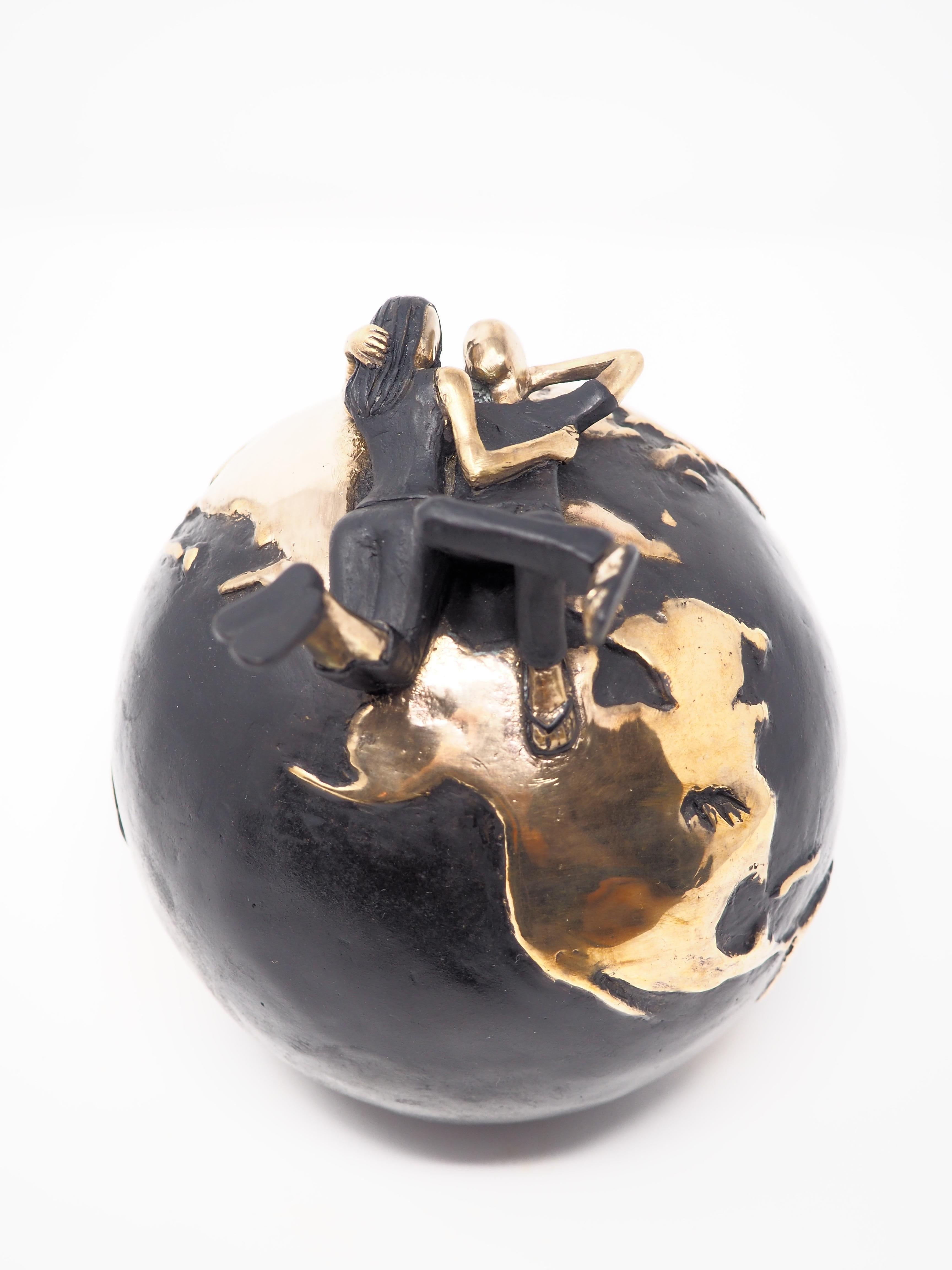 Mireia Serra Figurative Sculpture - "Fade into You Gold"  contemporary small figurative bronze table sculpture love