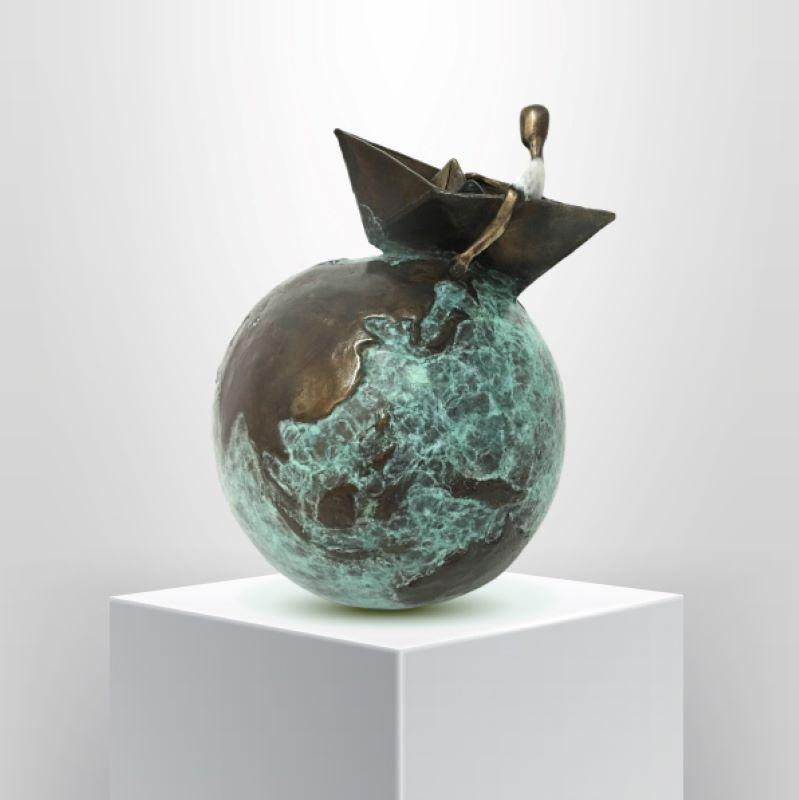 « Light Sail », sculpture figurative contemporaine en bronze, rêves d'aventure et de courage - Sculpture de Mireia Serra