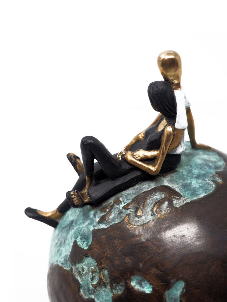 Love her madly - bronze contemporary small figurative sculpture of a couple - Sculpture by Mireia Serra