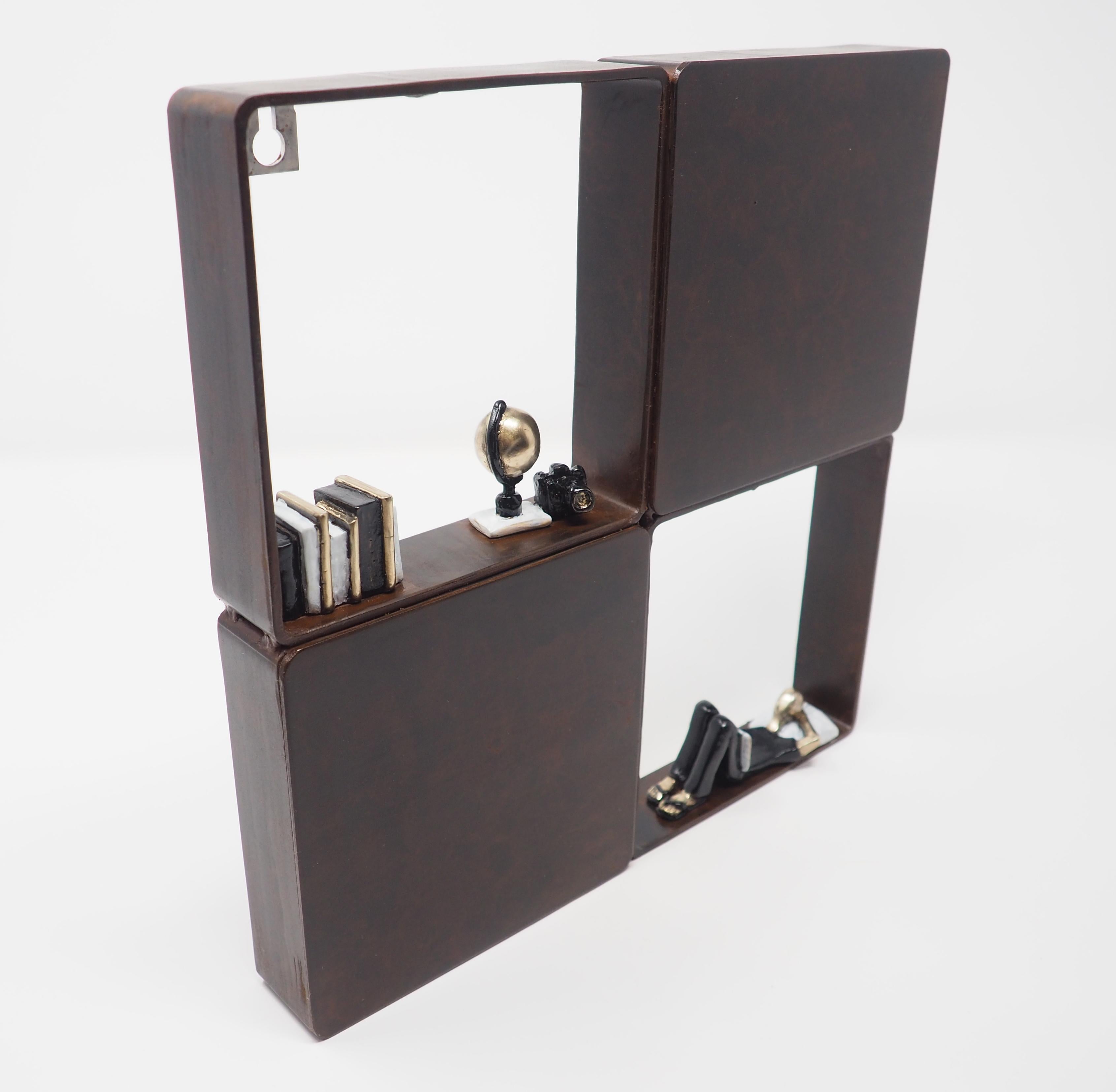 „My Bedside Book“ figurative Bronze-Wandskulptur „ enjoy life freedom boy dream“ – Sculpture von Mireia Serra