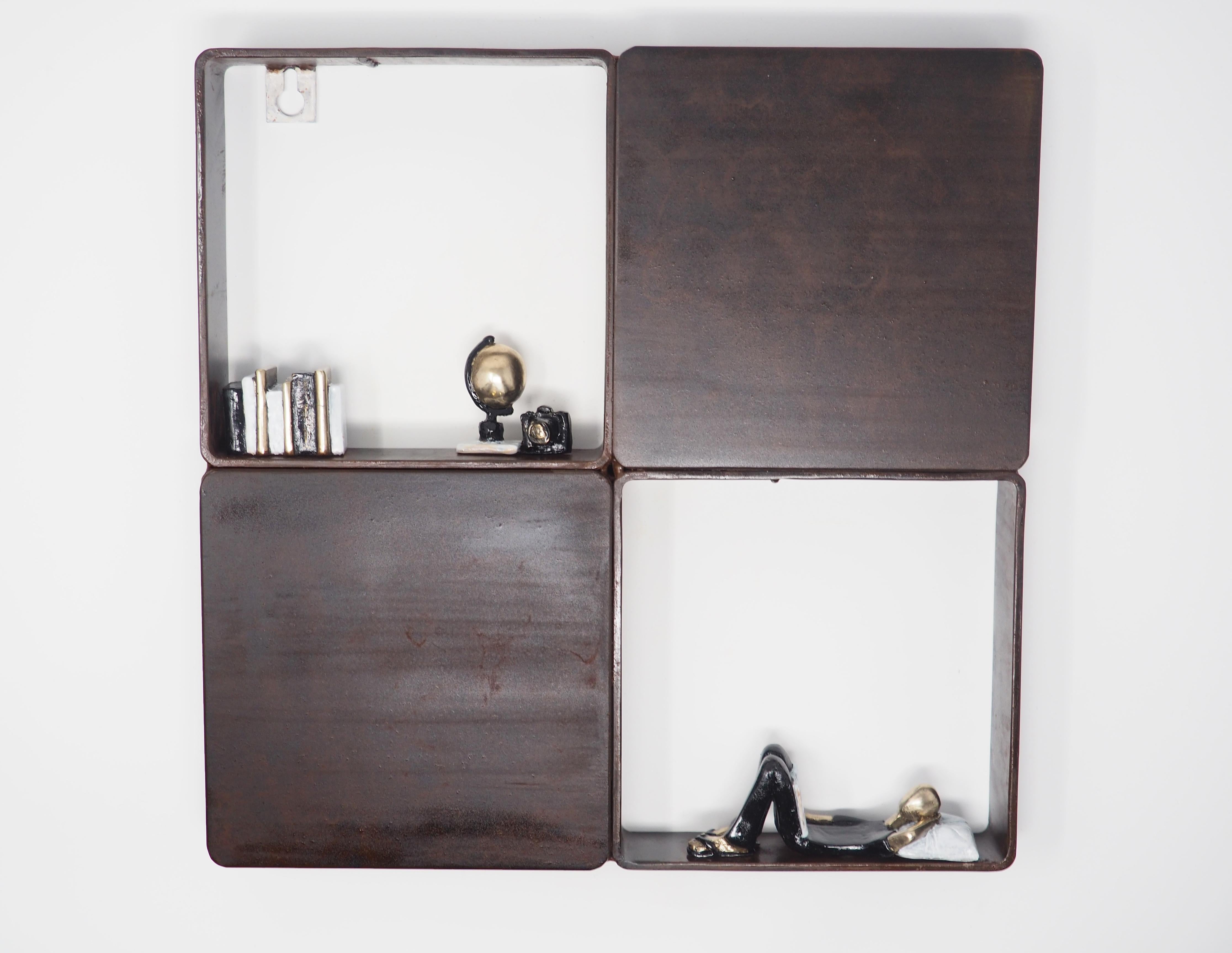 „My Bedside Book“ figurative Bronze-Wandskulptur „ enjoy life freedom boy dream“ (Zeitgenössisch), Sculpture, von Mireia Serra