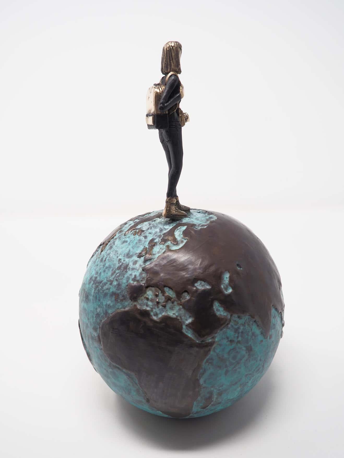 An inspiring piece that encourages us to take up the challenge and look for adventures in life. This 2021 work of Mireia Serra is cast with bronze then hand-prepared with blue patina (the ocean) and polished bronze (the continents). 

Edition Size: