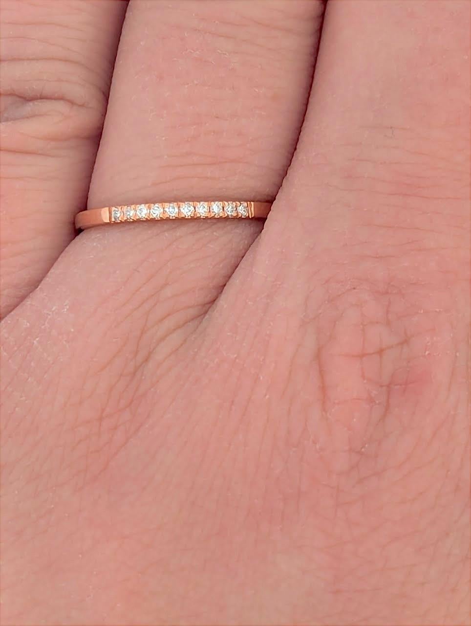 💖 10K Rose Gold Diamond Ring – 0.06 CTW, Size 6.75

Delicate and timeless, this 10K rose gold diamond ring is designed for elegance and everyday wear. Featuring 0.06 CTW of natural diamonds, this dainty band offers a subtle sparkle, perfect for