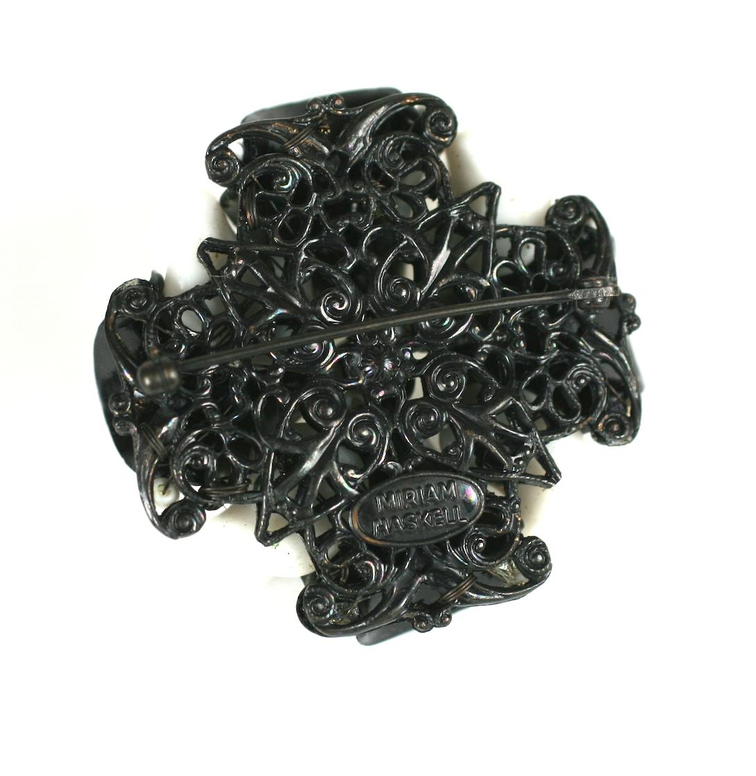 Miriam Haskell Black and White Pate de Verre Brooch In Excellent Condition For Sale In New York, NY