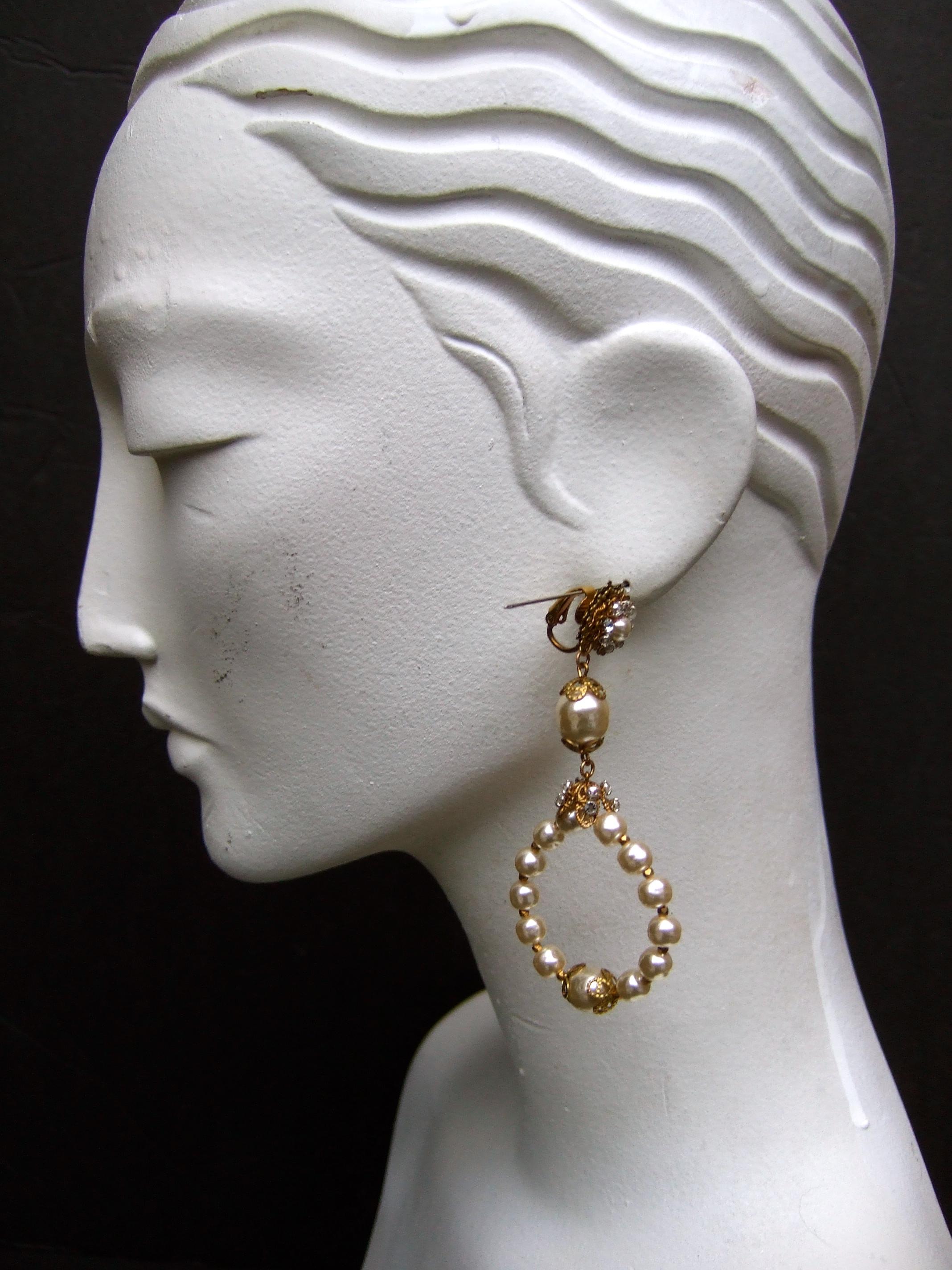 Miriam Haskell Dramatic Glass Enamel Pearl Dangle Hoop Clip on Earrings c 1960 In Good Condition For Sale In University City, MO