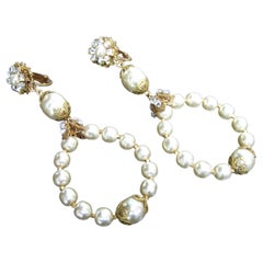 Retro Miriam Haskell Dramatic Glass Enamel Pearl Dangle Hoop Clip on Earrings c 1960