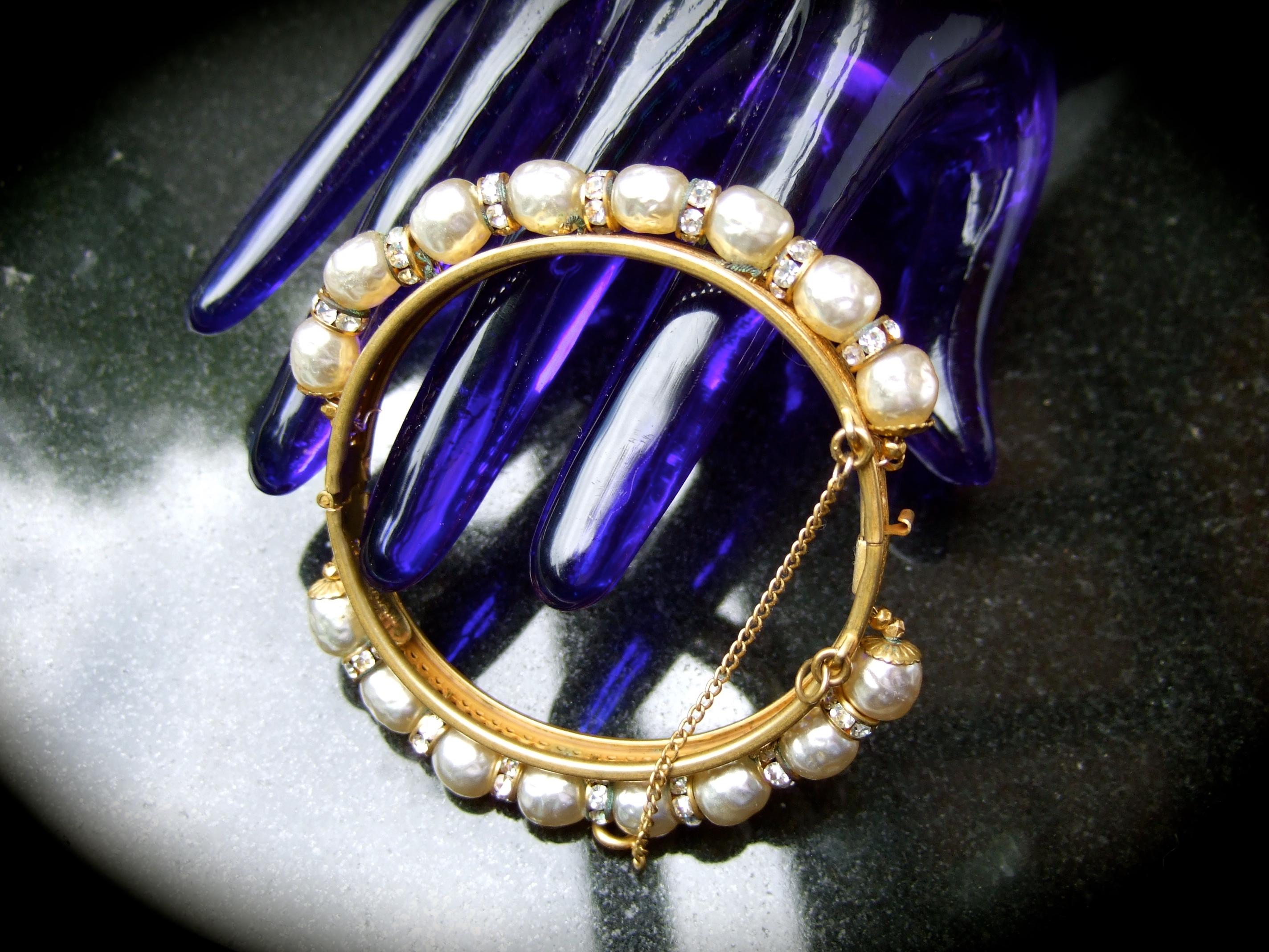 Miriam Haskell Elegant Glass Enamel Pearl Hinged Bracelet c 1950s  For Sale 3