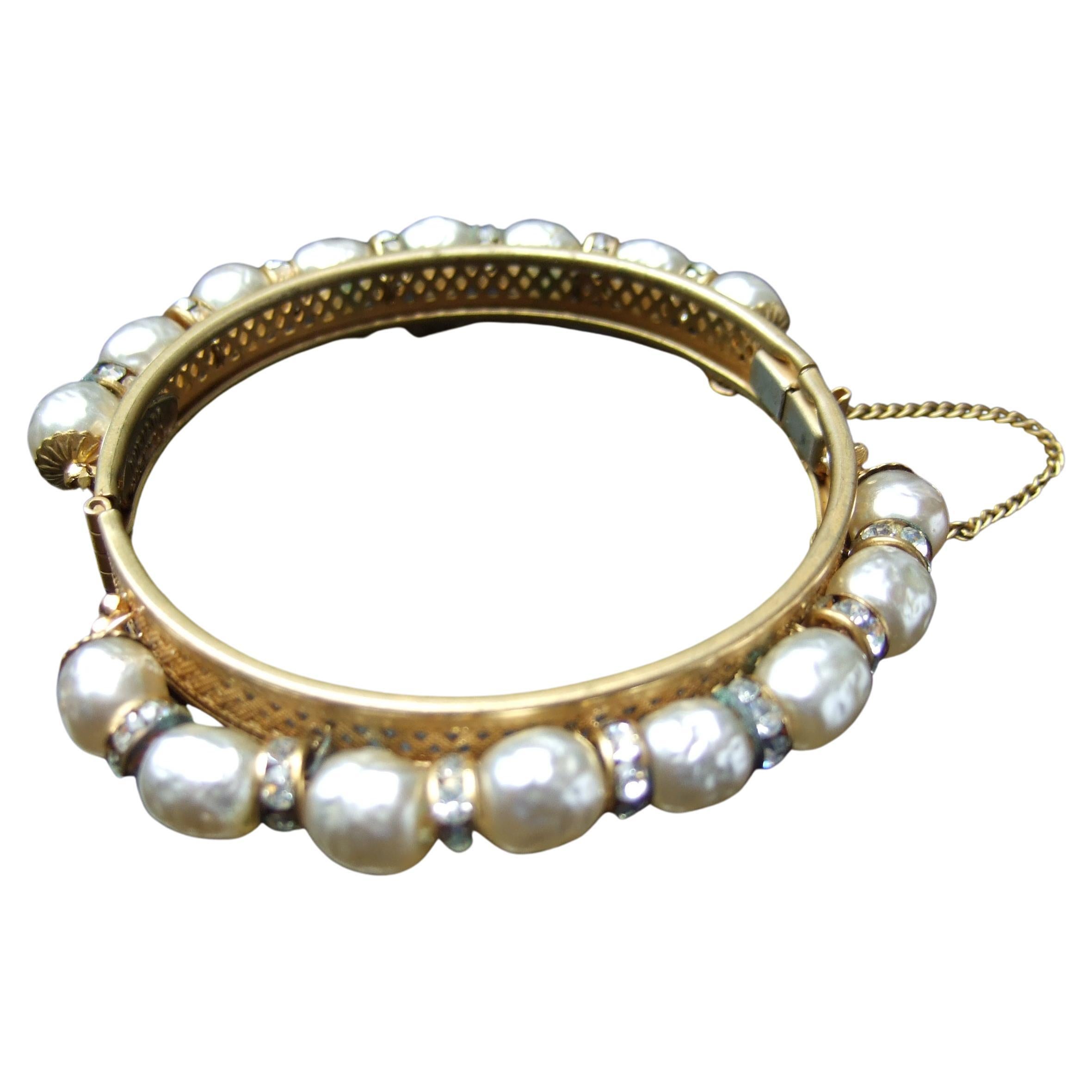 Miriam Haskell Elegance Glass Enamel Pearl Hinged Bracelet c 1950s  en vente