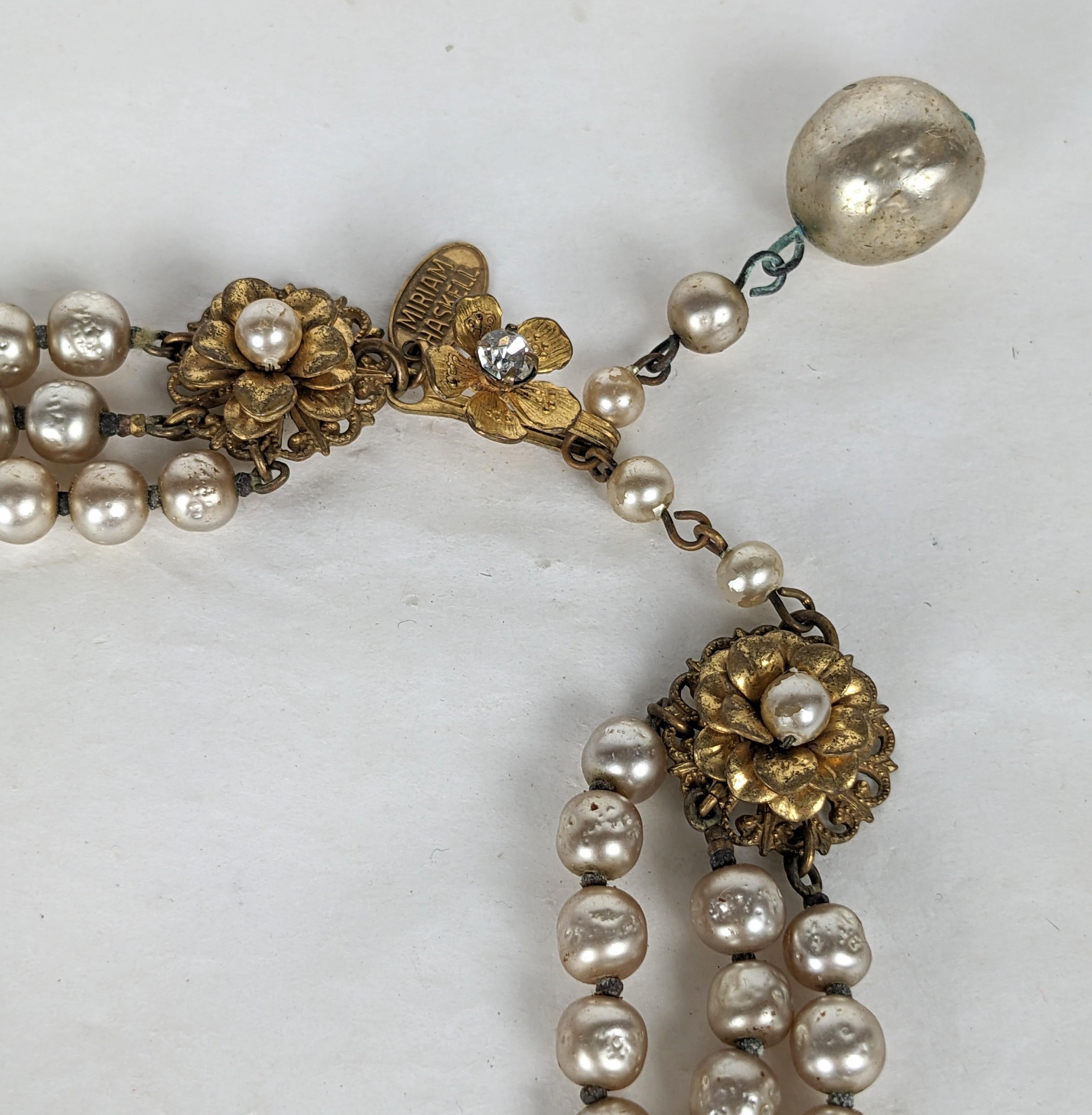 Miriam Haskell Halskette aus Gripoix-Glas mit Smaragd und Perle im Angebot 4