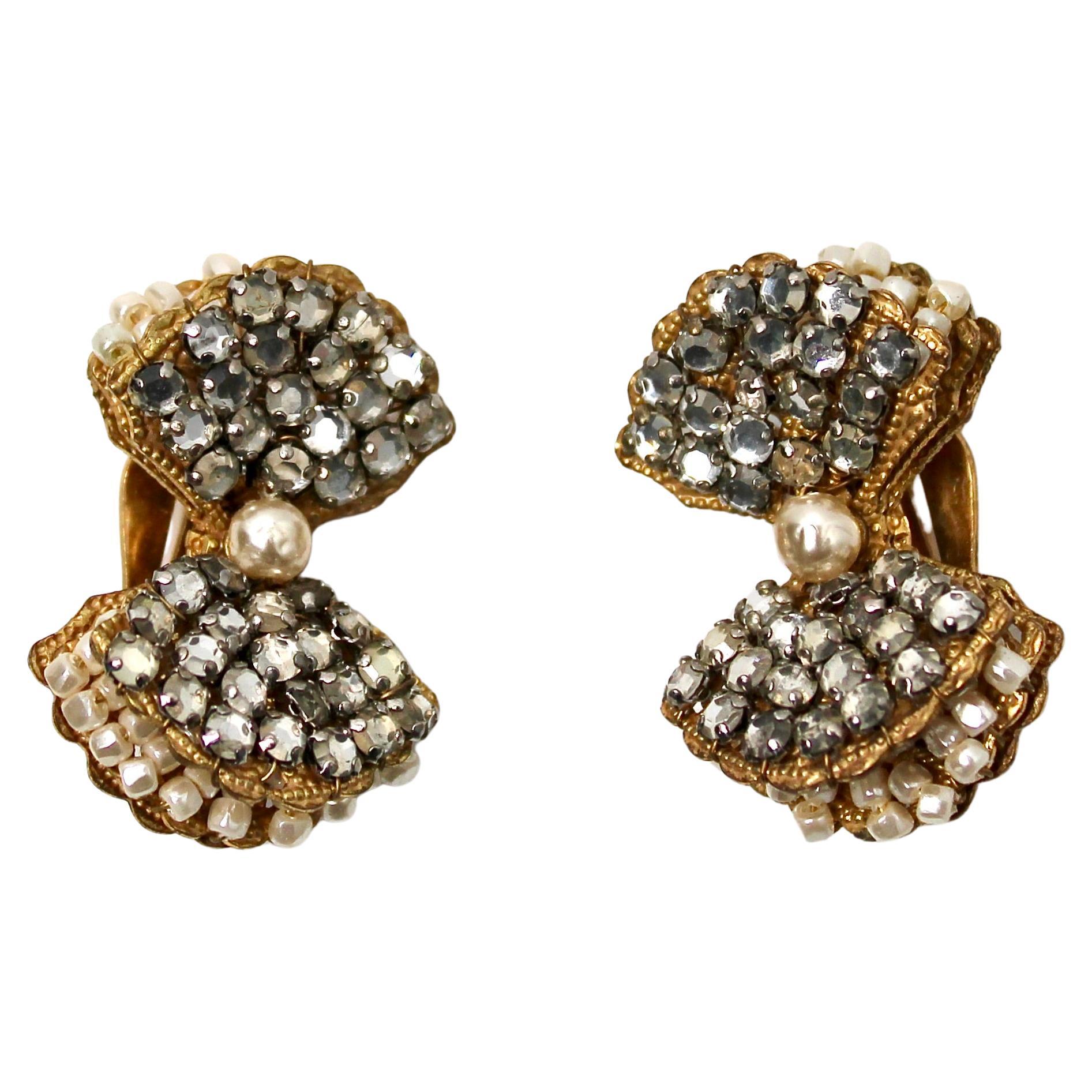 Miriam Haskell Gold-Tone Crystal 
Pearly Beaded Bow Earrings circa 1980s en vente