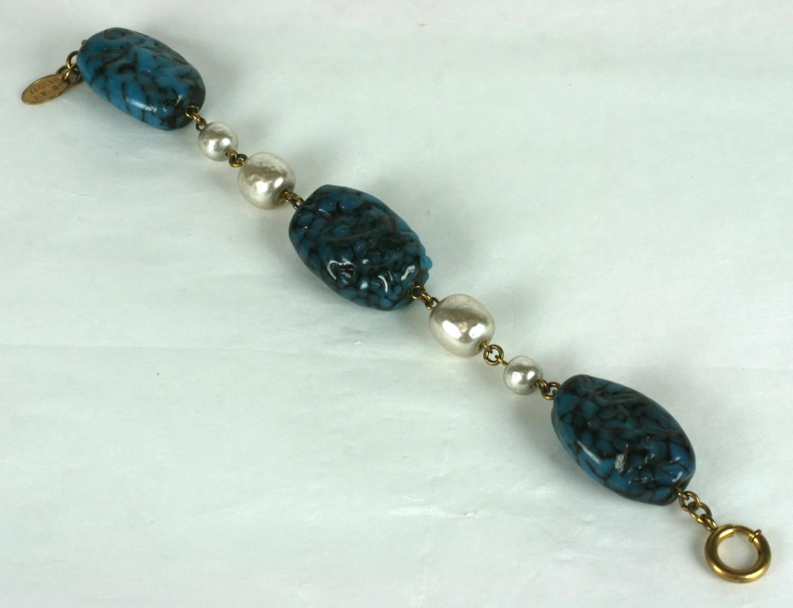Art déco Miriam Haskell - Robe  Gripoix Bracelet en verre, lapis-lazuli Pate de Verre et perles    en vente