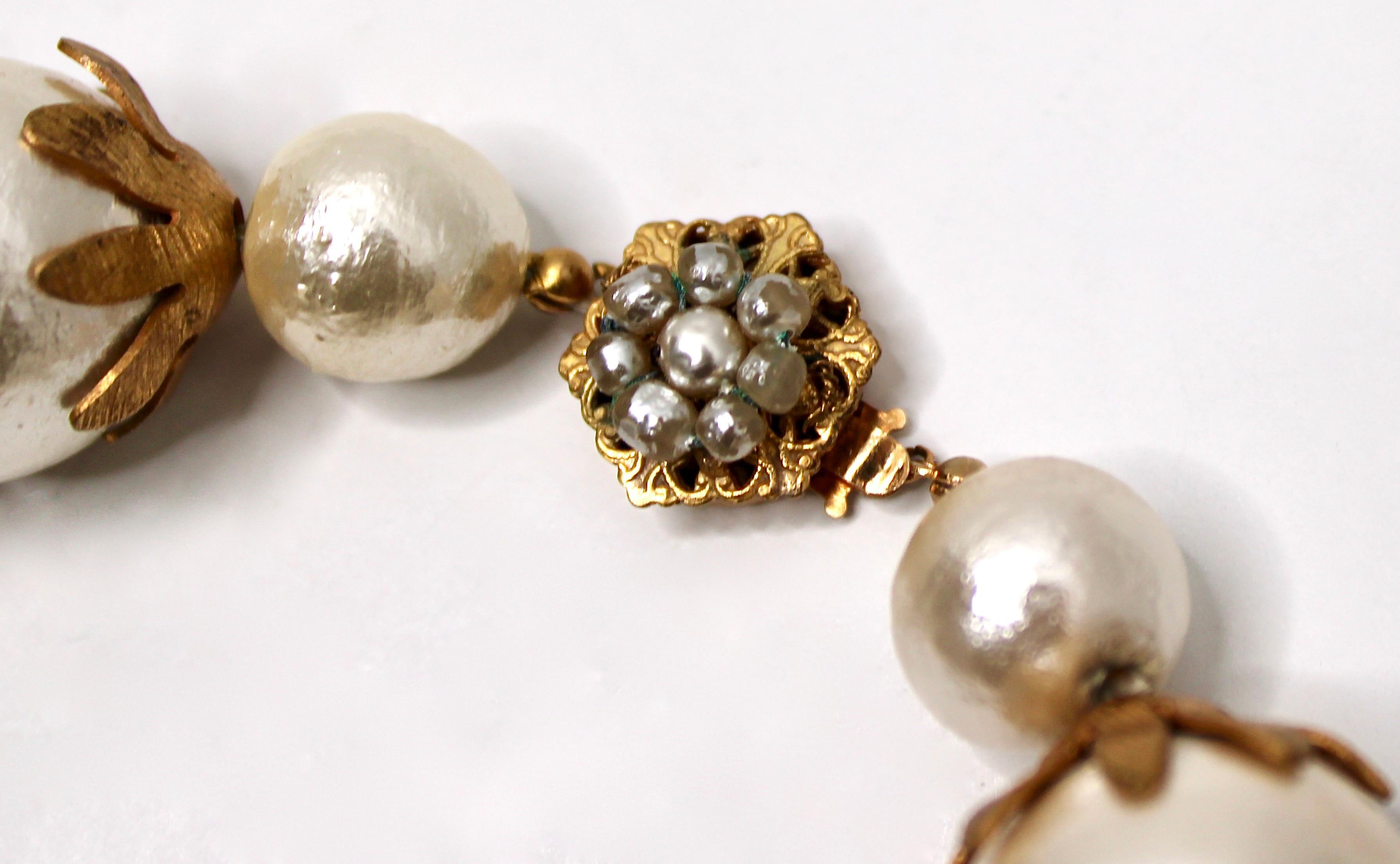 Donna Miriam Haskell Collana di perle in costume di grandi dimensioni con dettagli in oro 18k, circa 1960 in vendita