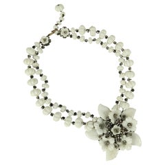 Miriam Haskell Collier à pendentif fleurs en verre dépoli