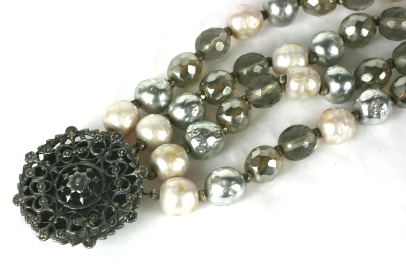 Miriam Haskell Bracelet de perles et de perles de cristal Excellent état - En vente à New York, NY