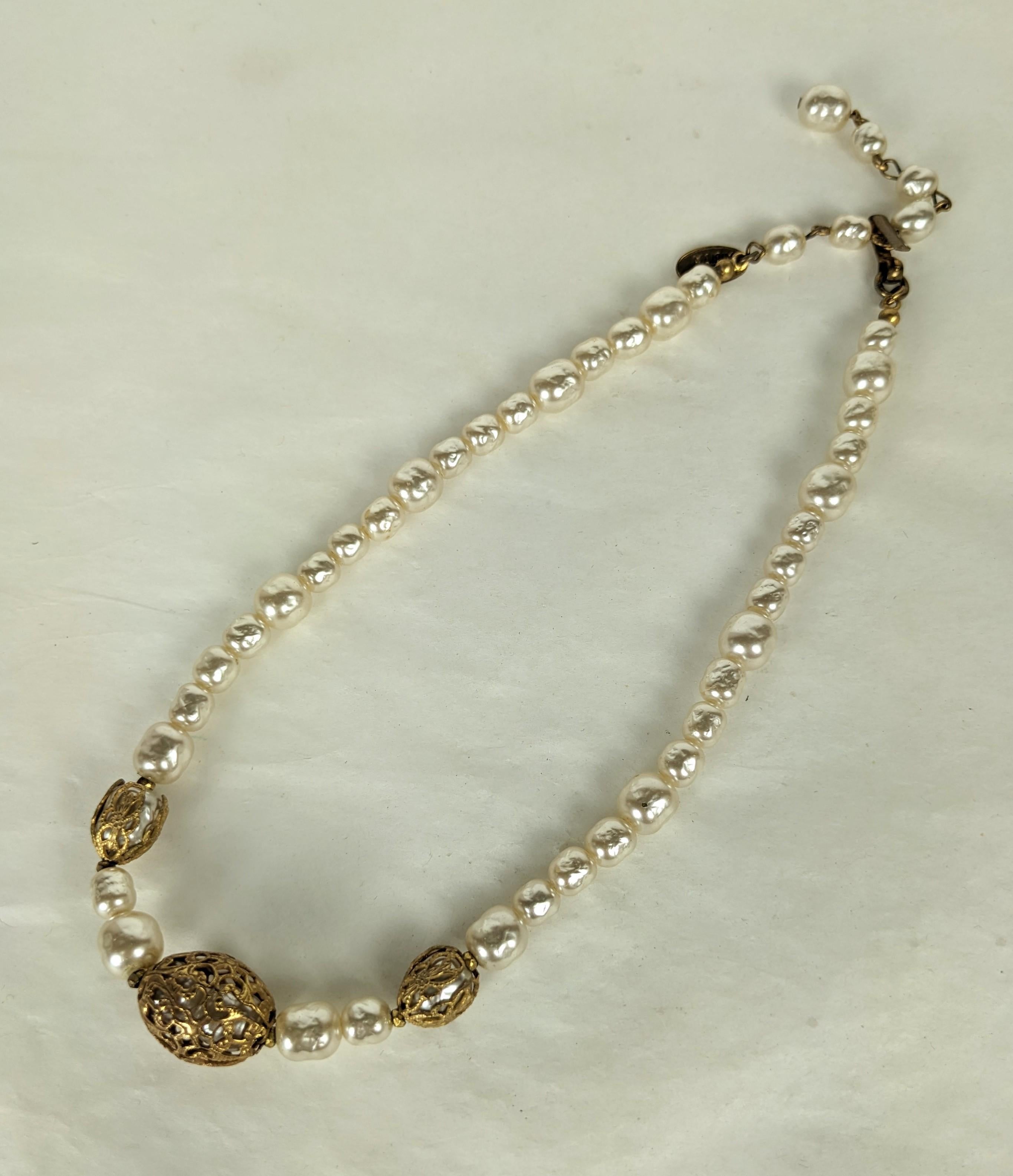 Miriam Haskell filigrane Halskette mit Perlen und vergoldeter Perle im Zustand „Hervorragend“ im Angebot in New York, NY