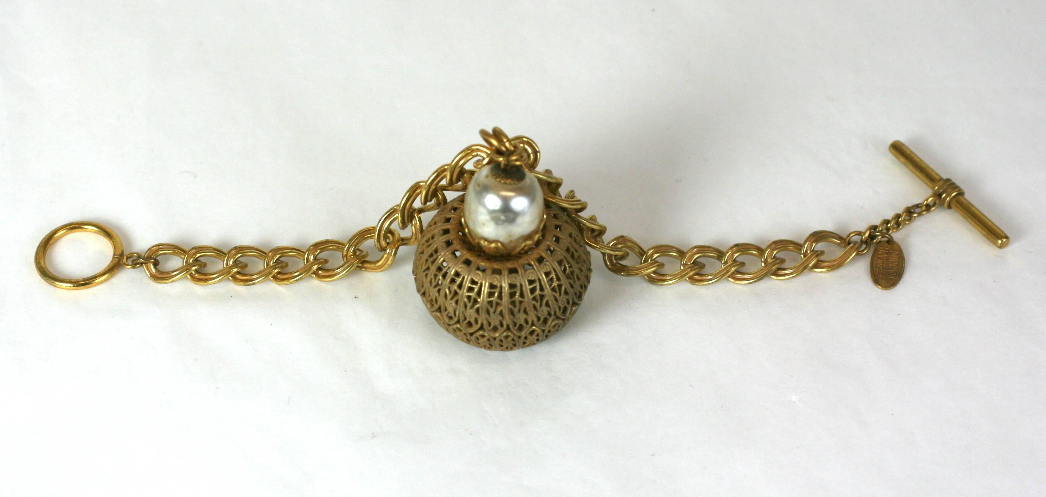 Miriam Haskell Bracelet à boutons en perles et dorures Excellent état - En vente à New York, NY