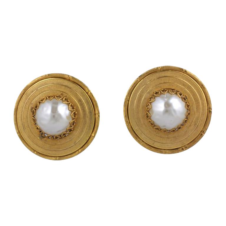 Miriam Haskell  Pearl  and gold  large earclip For Sale