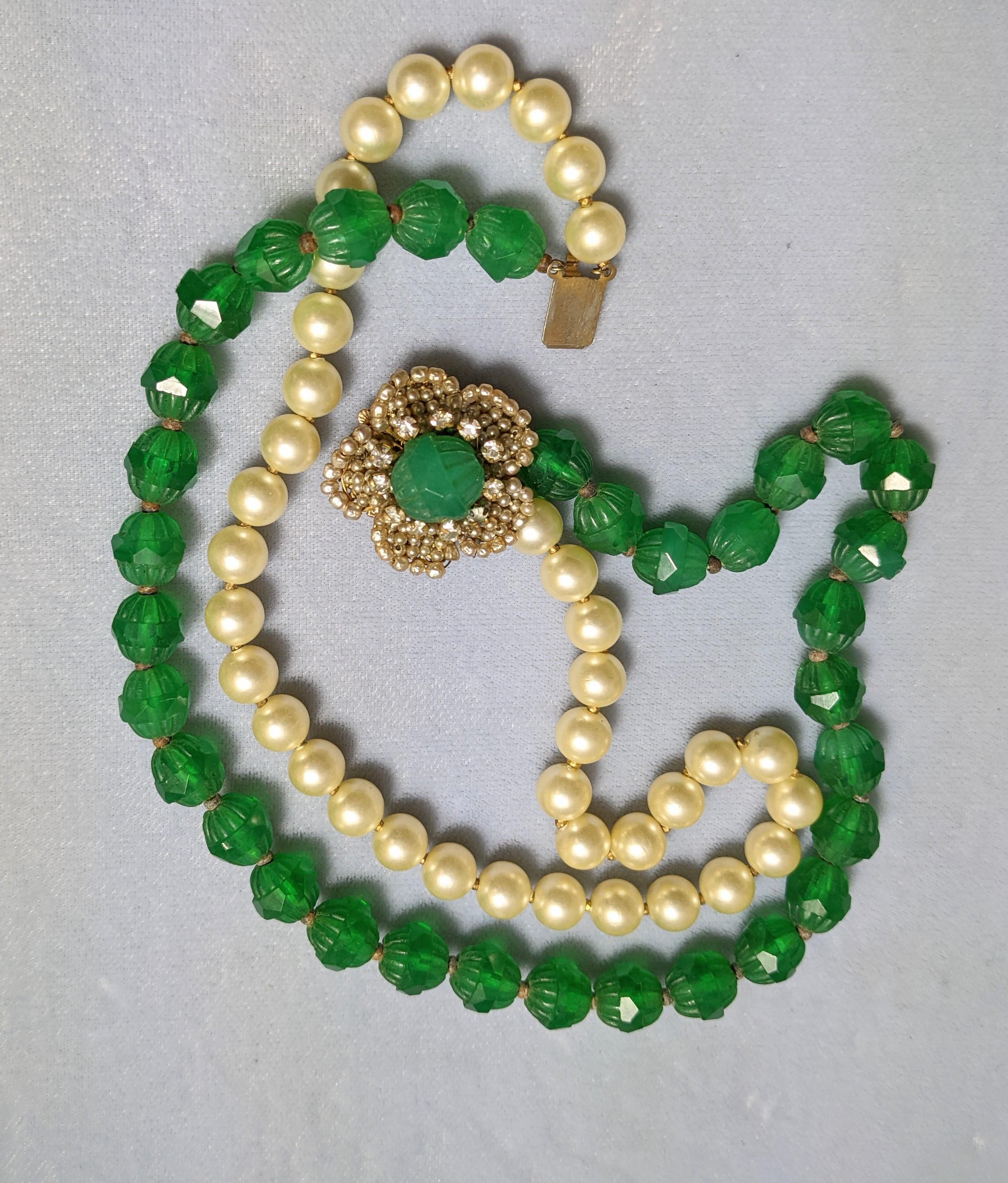 Halskette aus Perlen und Jade von Miriam Haskell Damen im Angebot