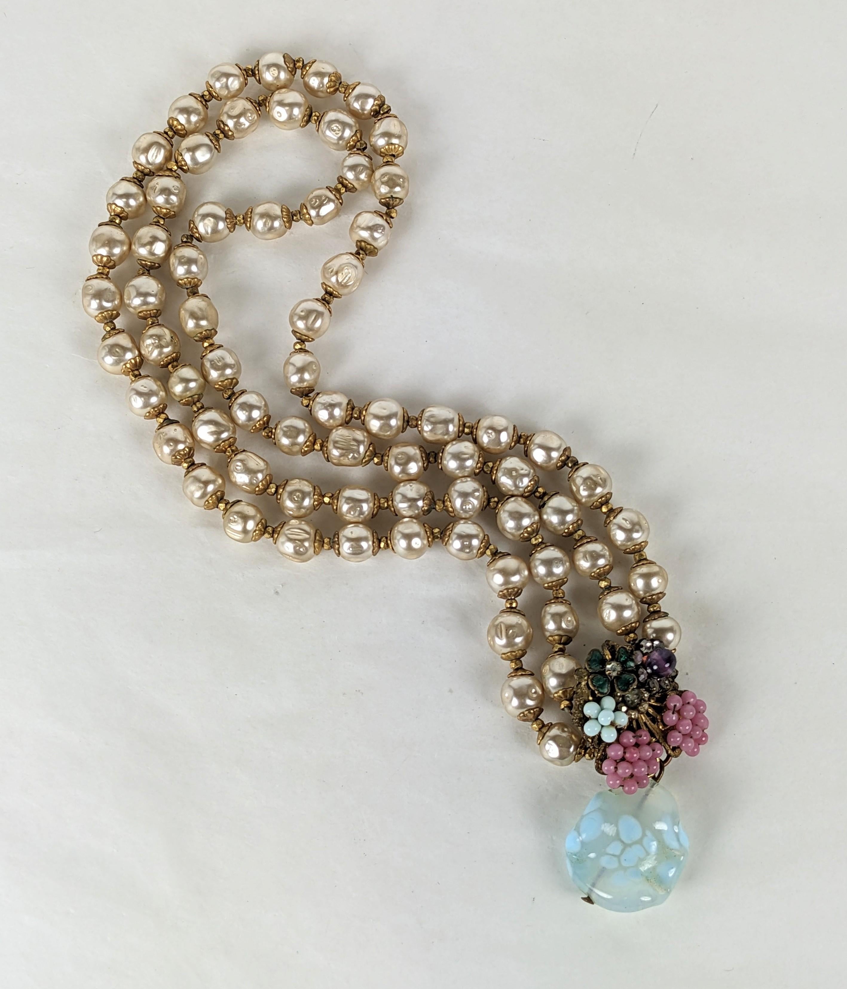Art déco Miriam Haskell Collier de perles avec pendentif Pate de Verre en vente