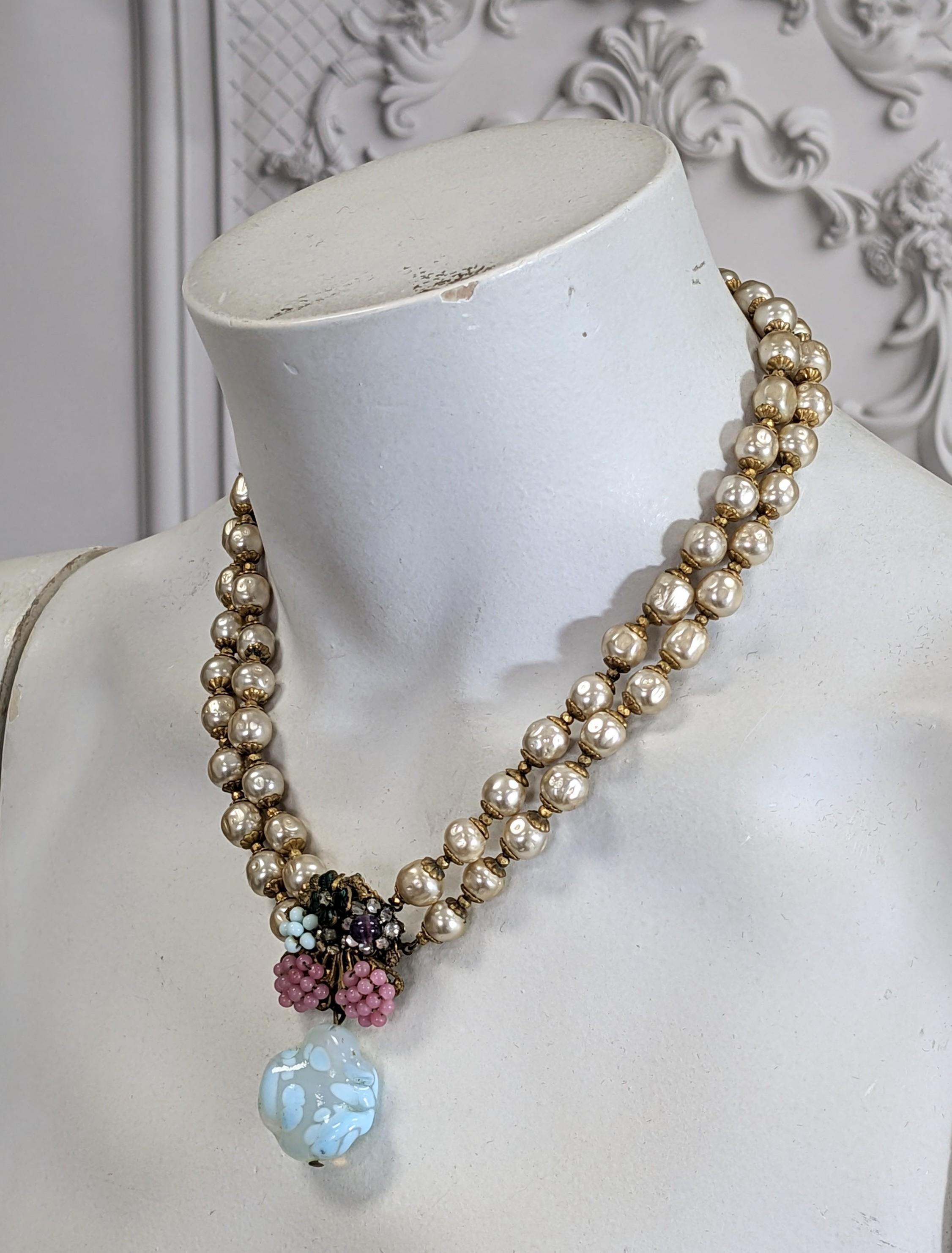 Collana di perle Miriam Haskell con ciondolo in Pate de Verre in vendita 2