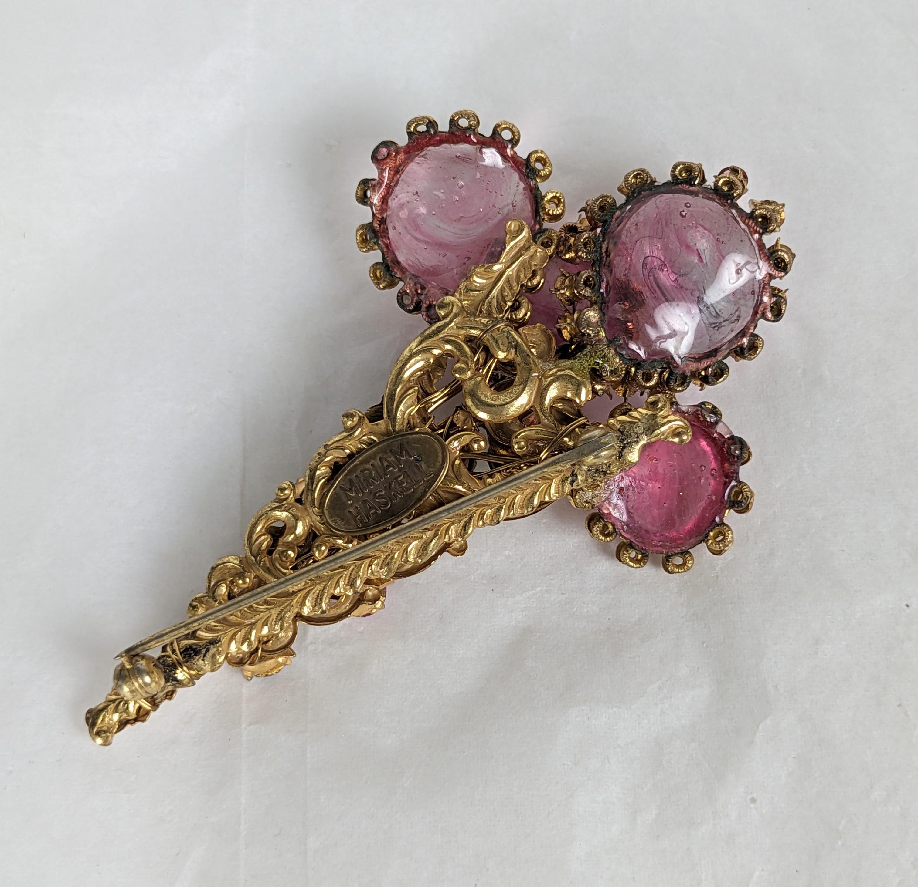 Femenino o masculino Broche romántico Miriam Haskell de cristal Gripoix rosa en venta