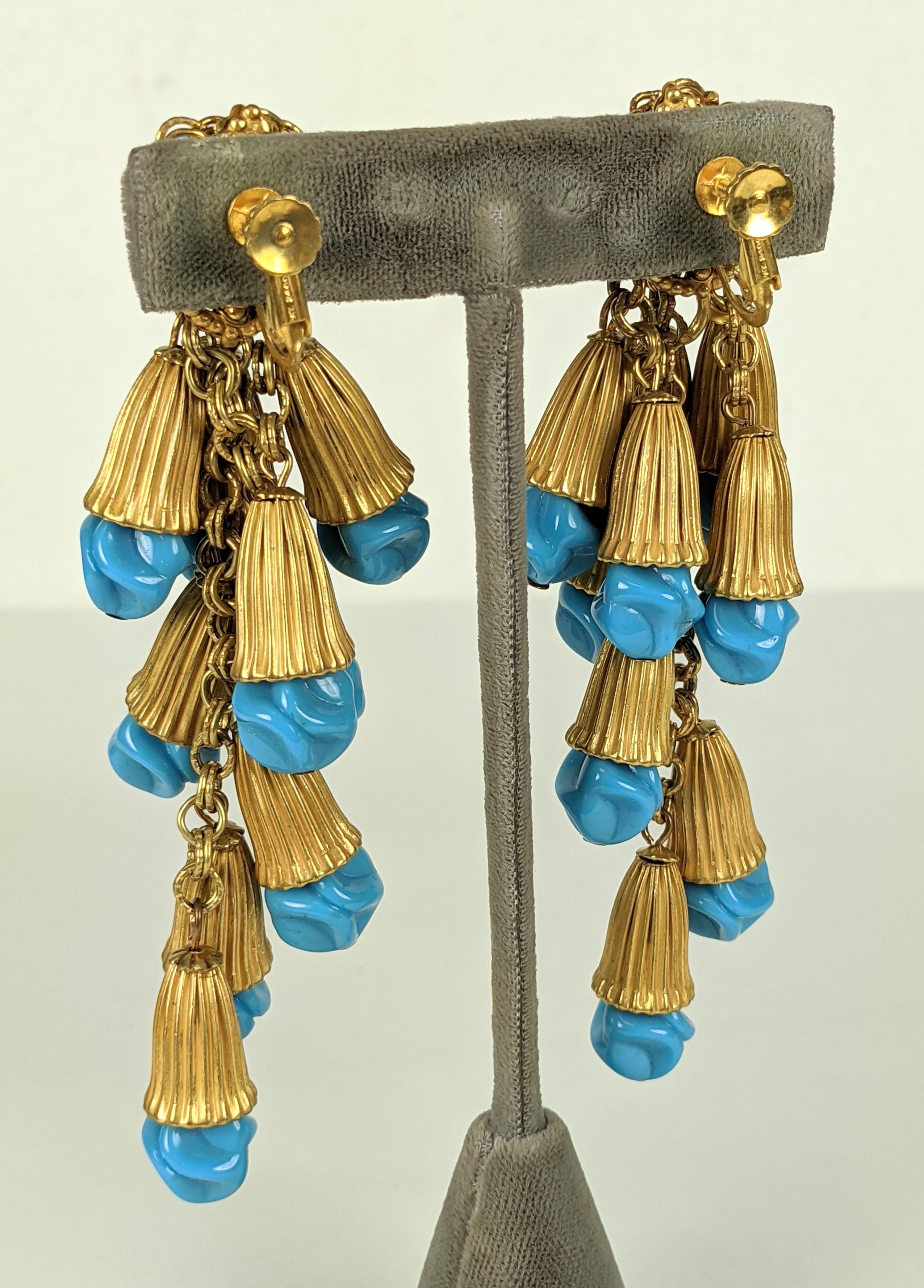 Miriam Haskell Boucles d'oreilles en or côtelé et turquoise Pate de Verre  Excellent état - En vente à New York, NY