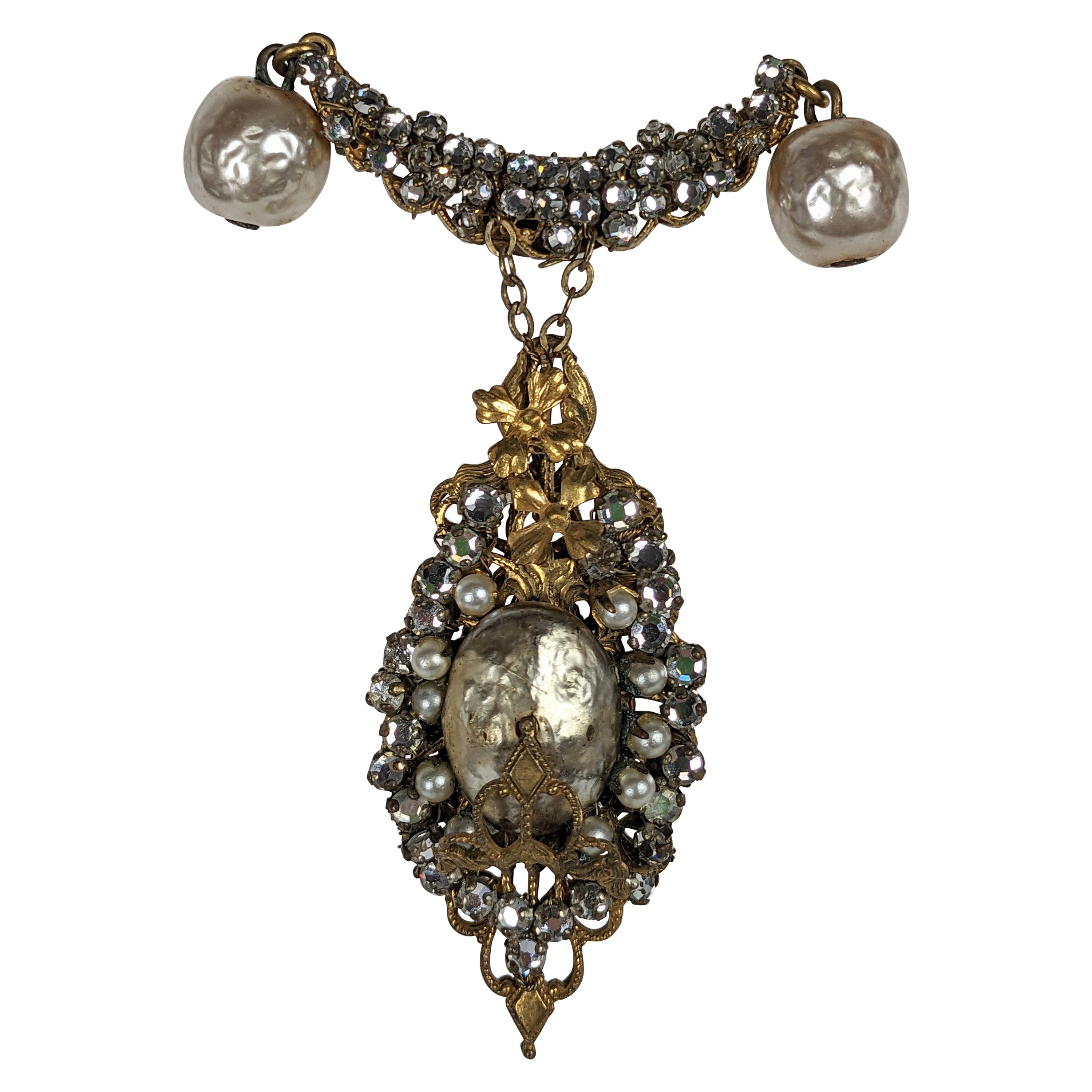 Miriam Haskell Rose Montee und Kunstperlen-Brosche mit Anhänger im Angebot