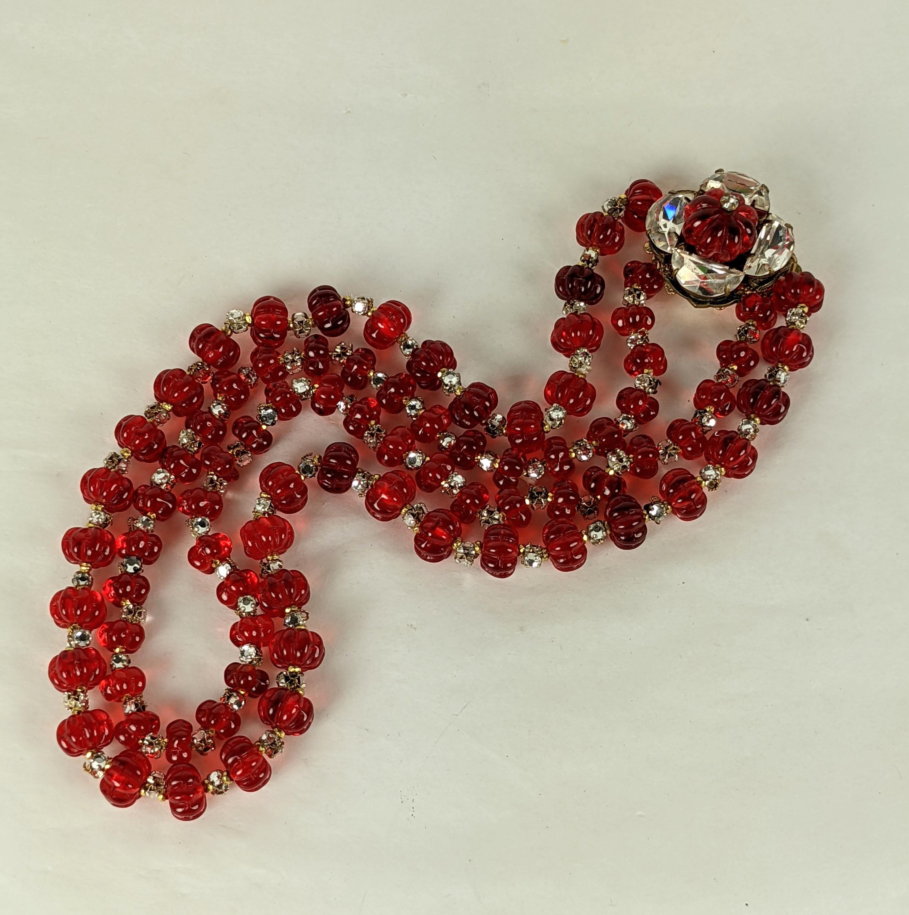 Miriam Haskell Collier de perles en verre Melon Gripoix en rubis et rubis Excellent état - En vente à New York, NY