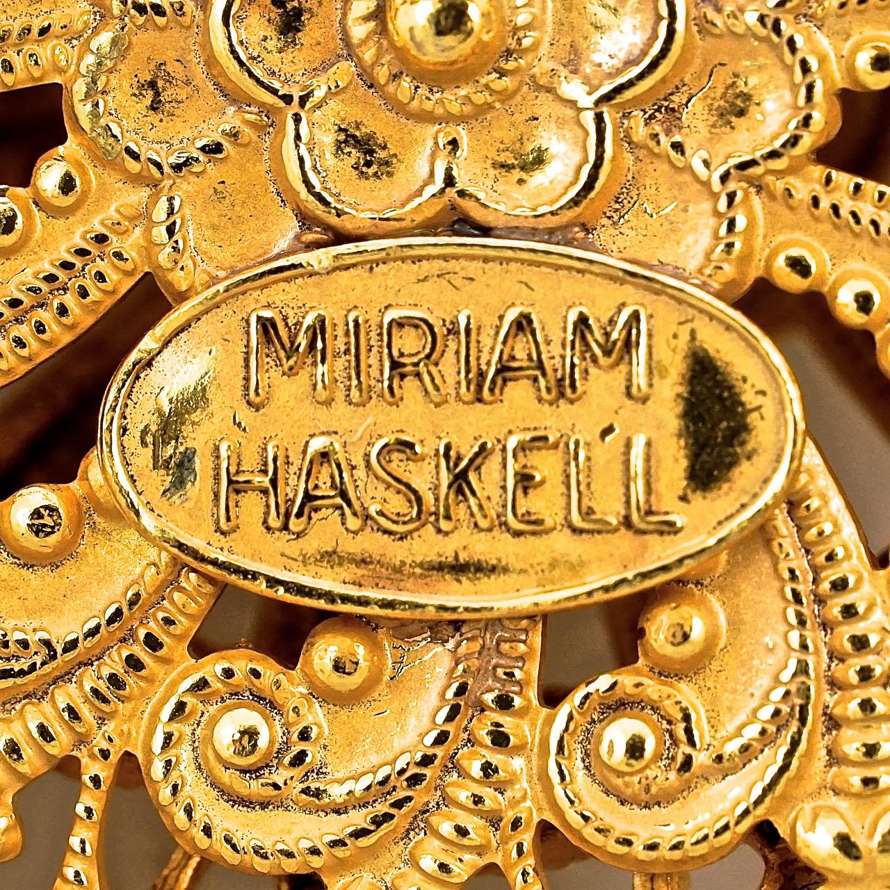 Miriam Haskell Russian Gold Plated Ornate Flower and Leaf Dome Brooch (Broche à dôme en forme de fleur et de feuille) en vente 2
