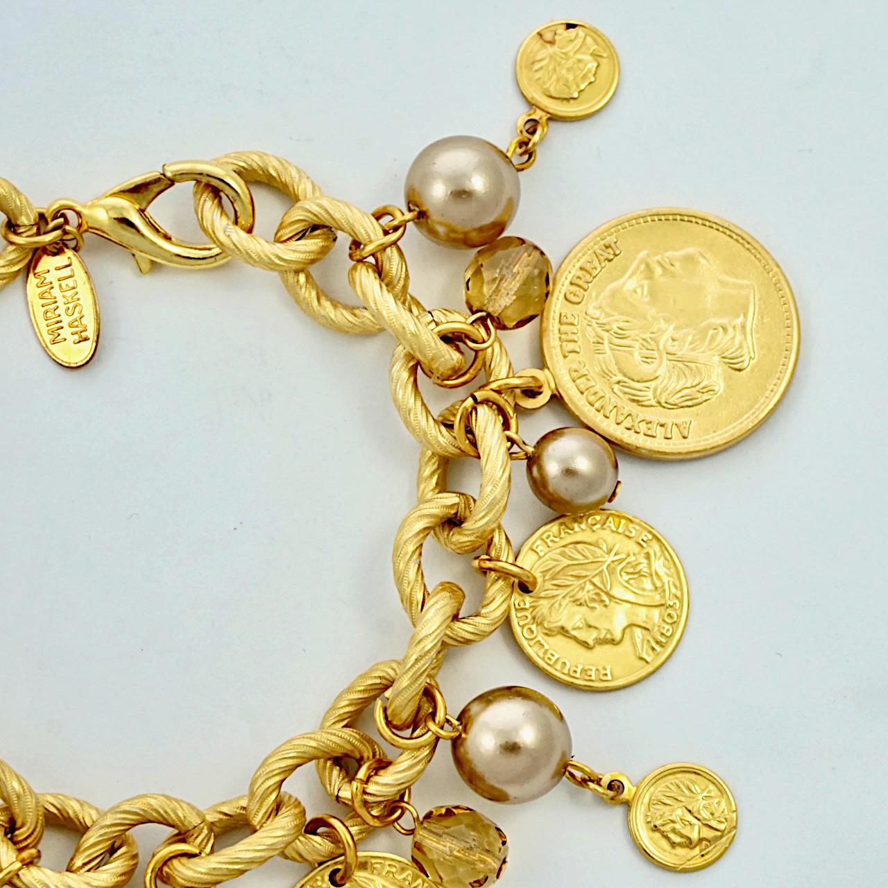 Miriam Haskell Russisches vergoldetes Perlen- Citrin-Glas- Münz-Charm-Armband  im Zustand „Gut“ im Angebot in London, GB