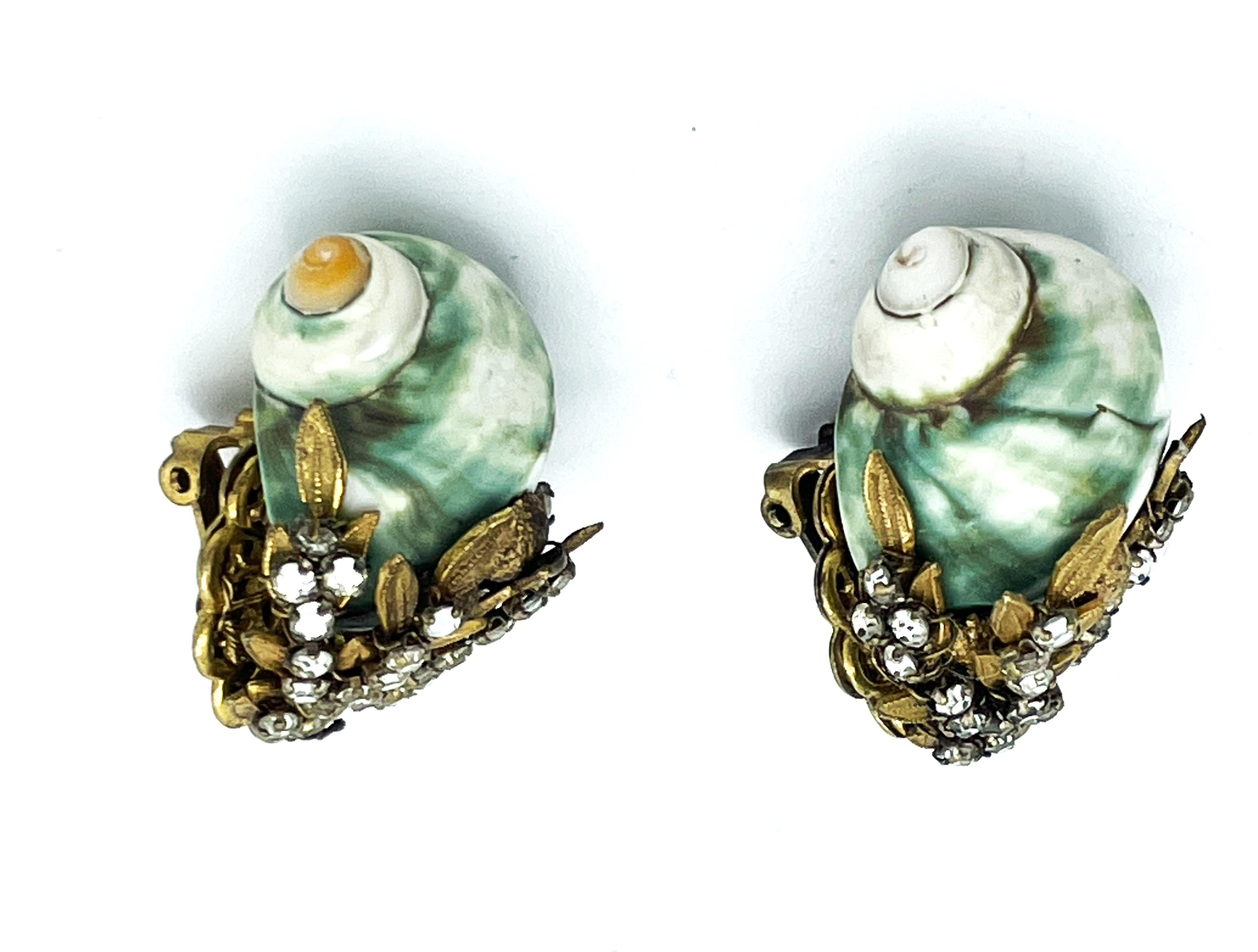 MIRIAM HASKELL SET, Brooch and clip-on earrings both with natural snails, 1940's 6