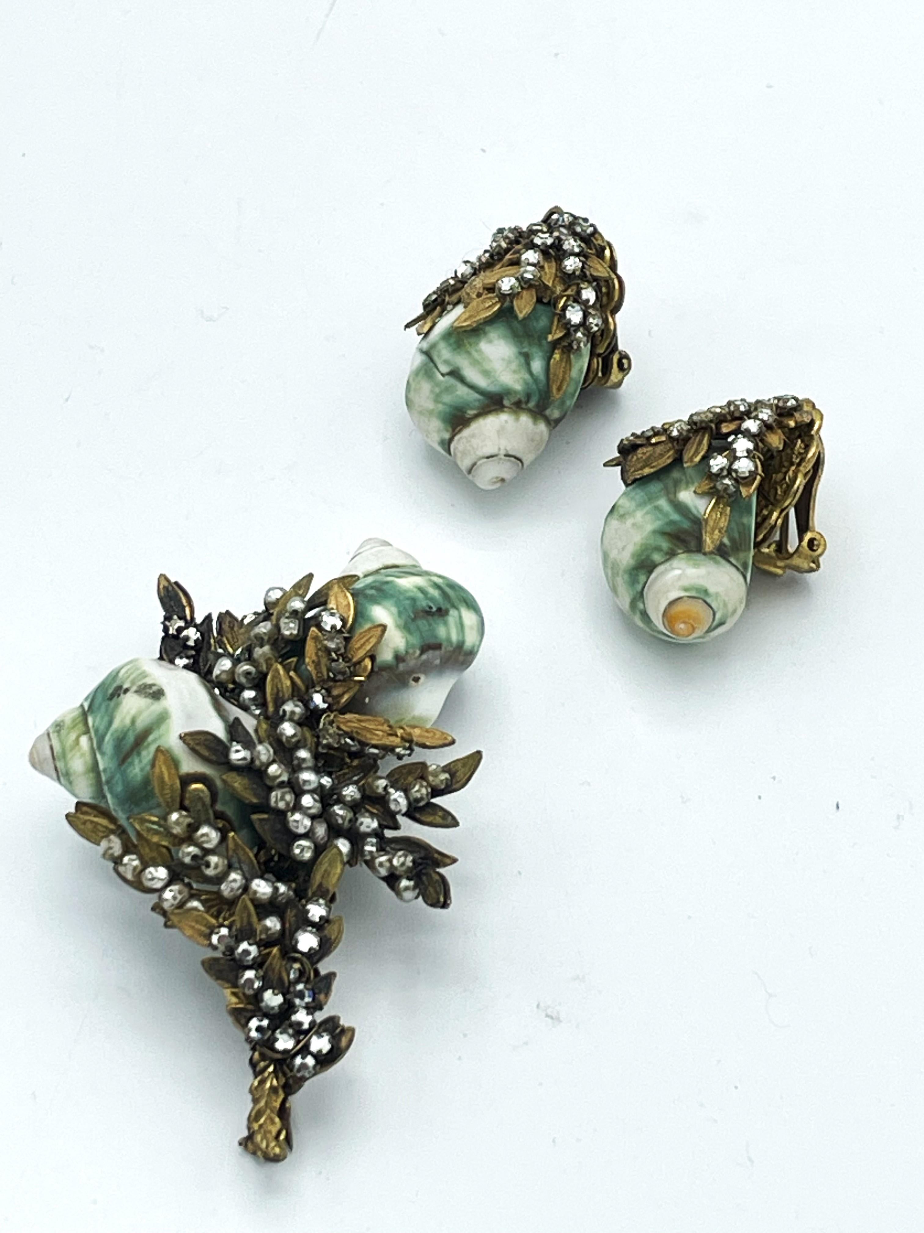 MIRIAM HASKELL SET, Brooch and clip-on earrings both with natural snails, 1940's 2