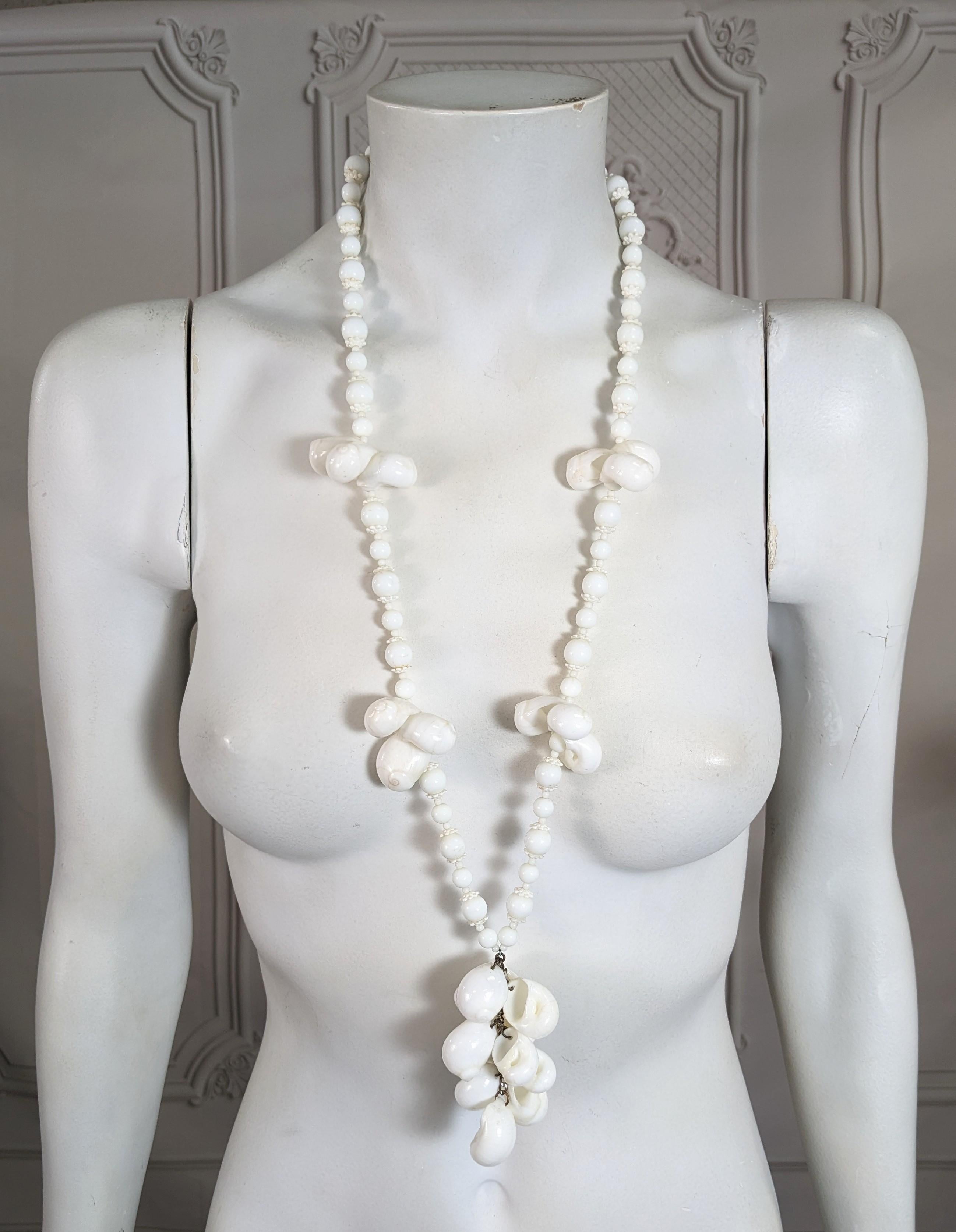 Collar con colgante de concha Miriam Haskell en venta 1